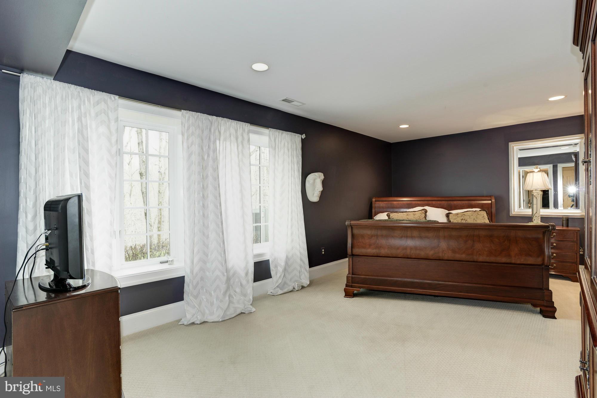 DIFFICULT RUN - Residential