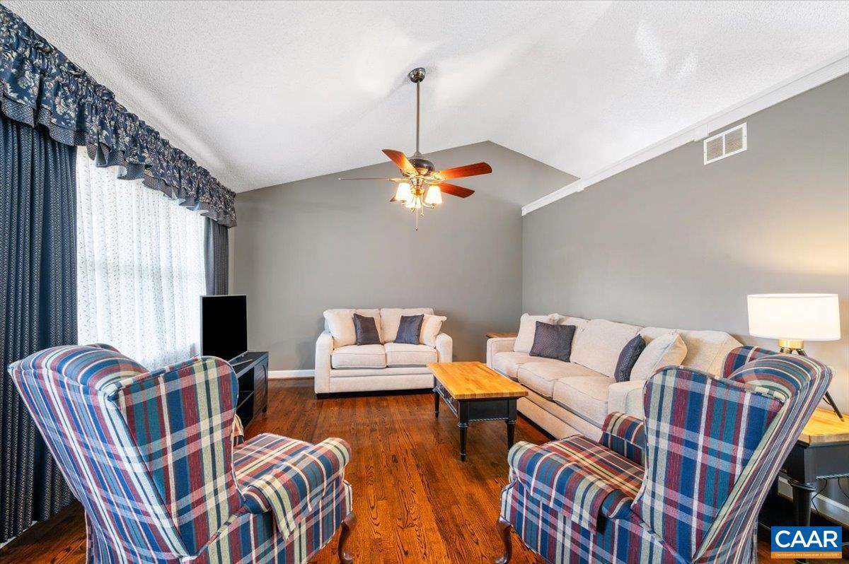 FOXWOOD - Residential