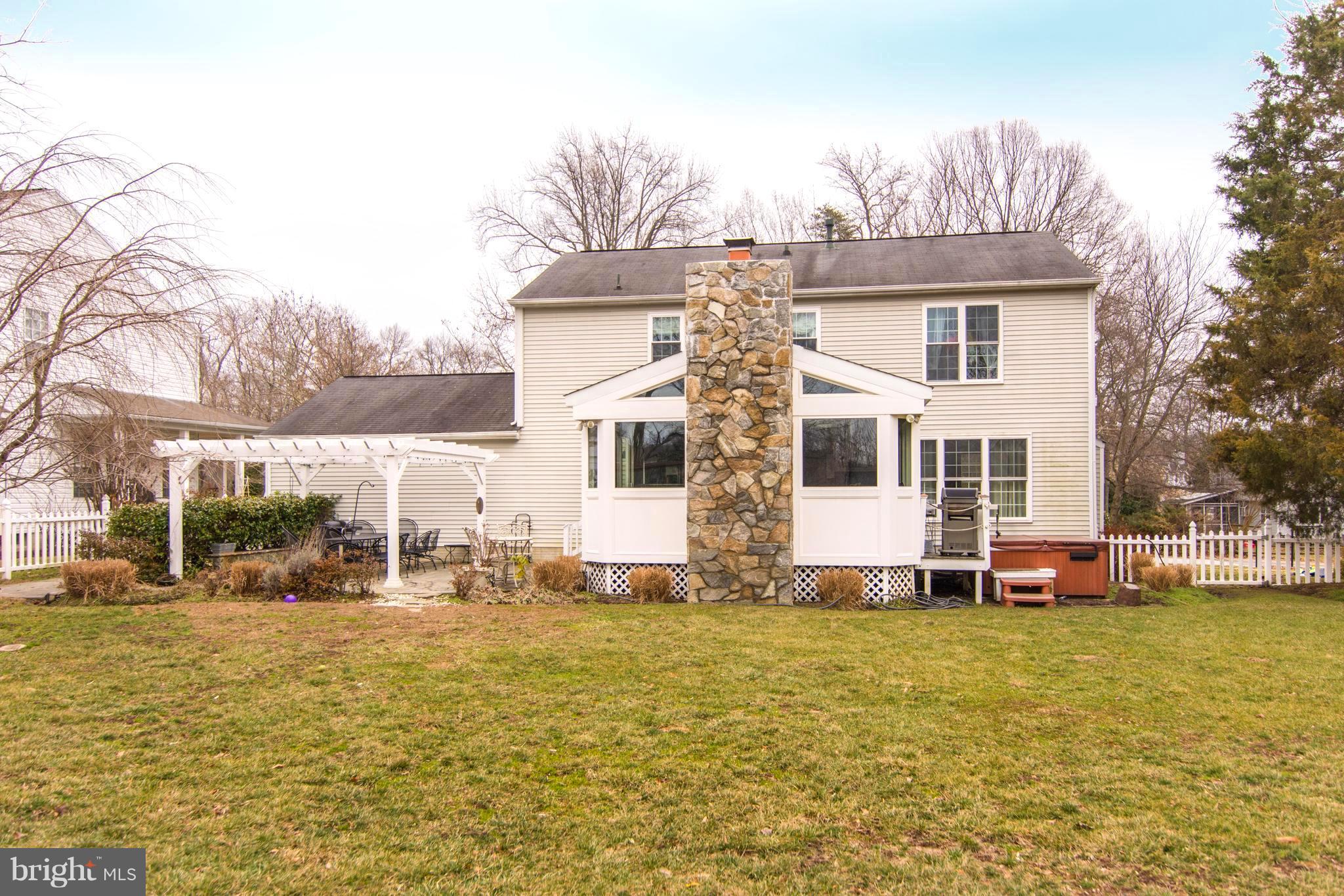 RIVERWALK/BLK WALNUT COV - Residential