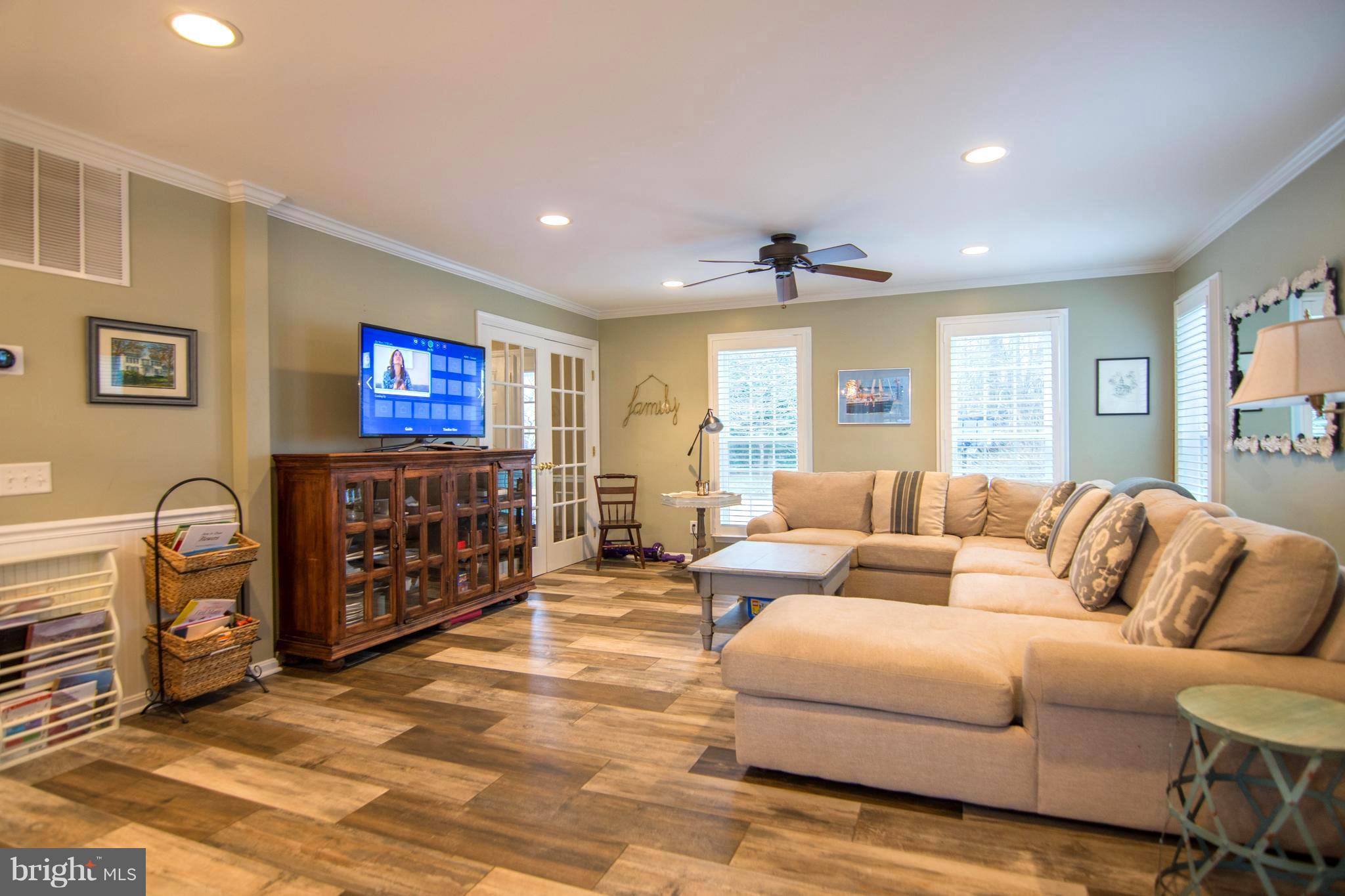 RIVERWALK/BLK WALNUT COV - Residential