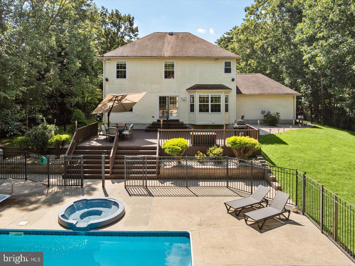 47 COTTONWOOD DRIVE