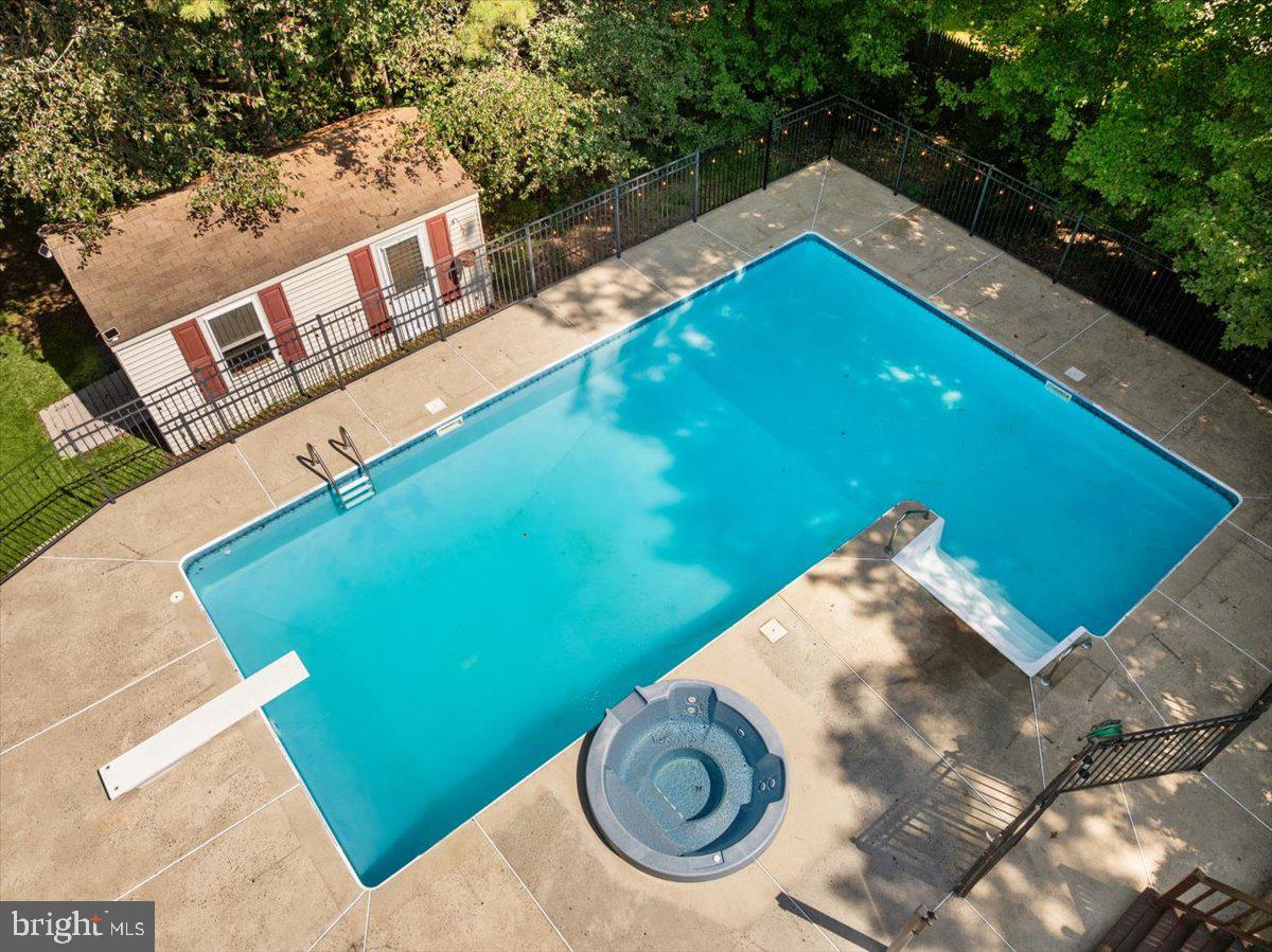 47 COTTONWOOD DRIVE