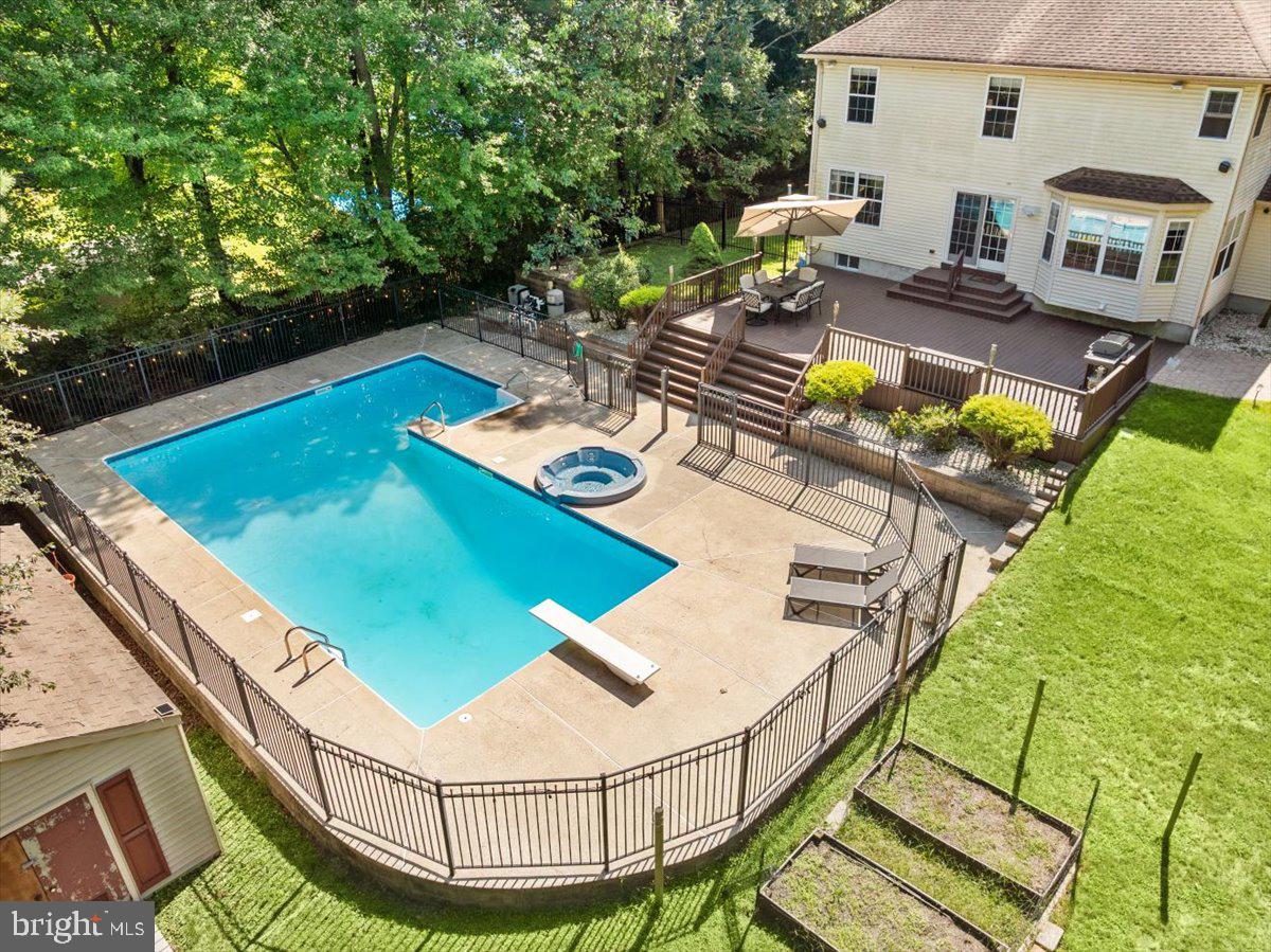 47 COTTONWOOD DRIVE