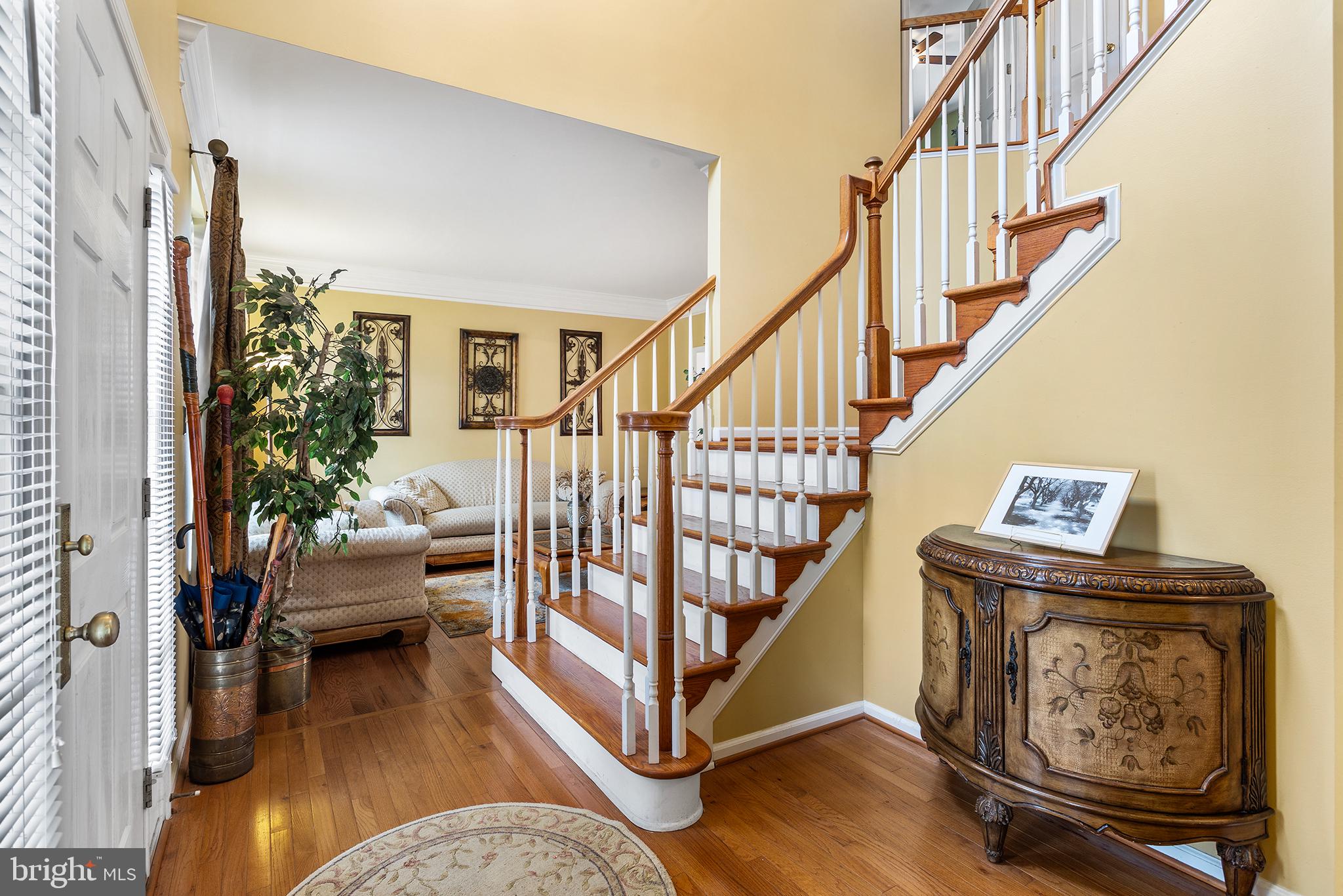 904 FRESCOES WAY