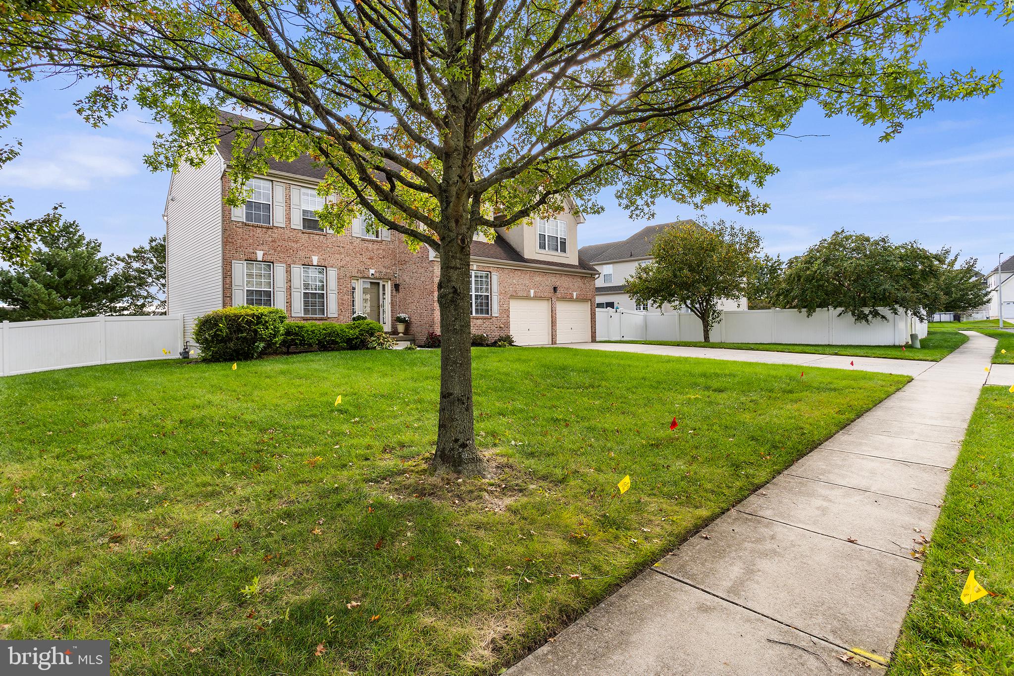 904 FRESCOES WAY