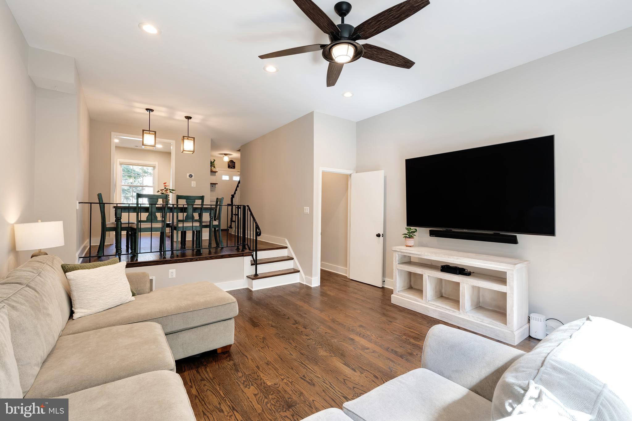 5829 REXFORD DRIVE 713