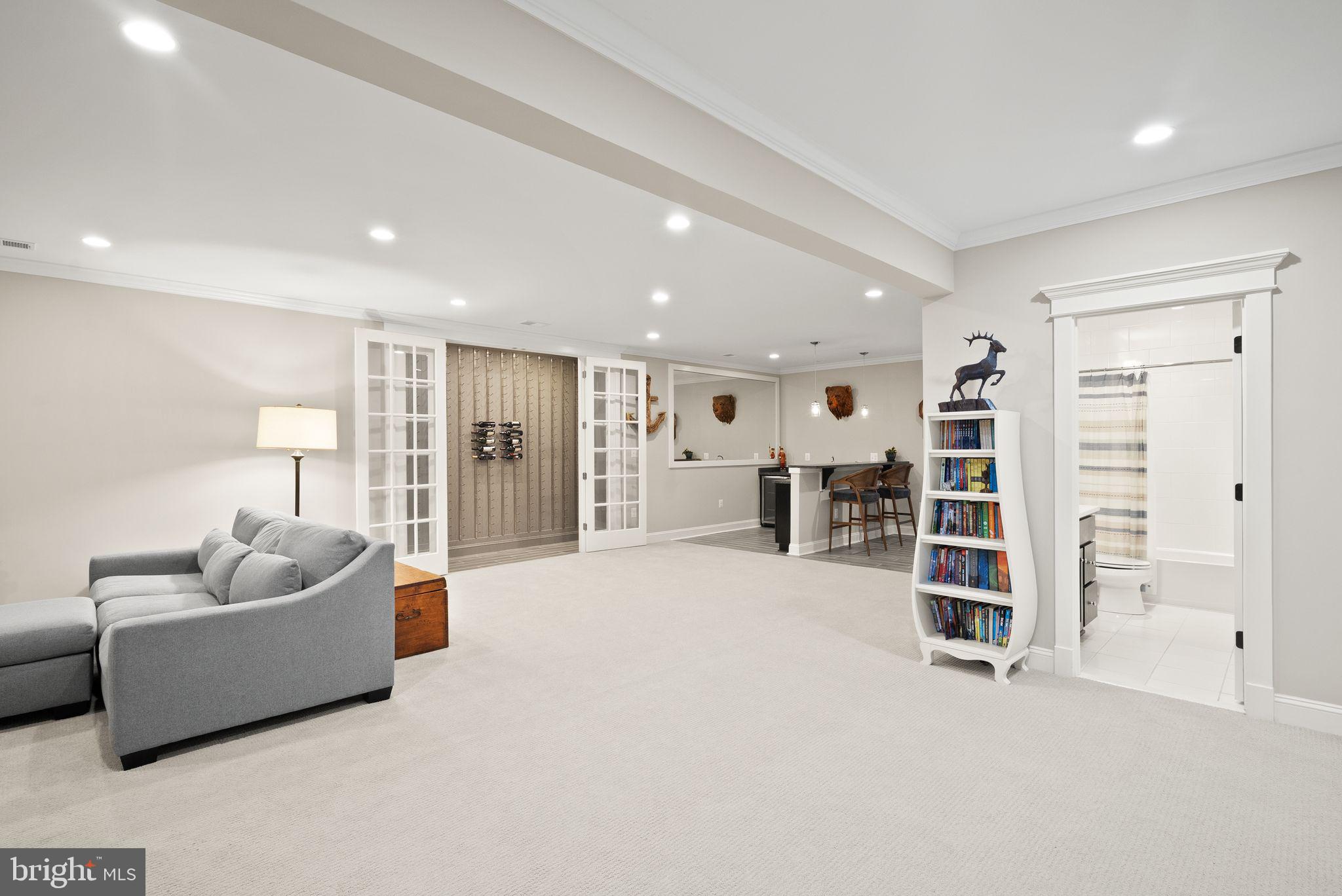 VIENNA WOODS - Residential