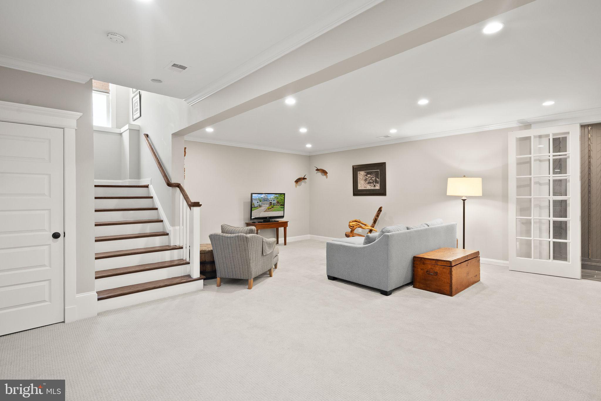 VIENNA WOODS - Residential
