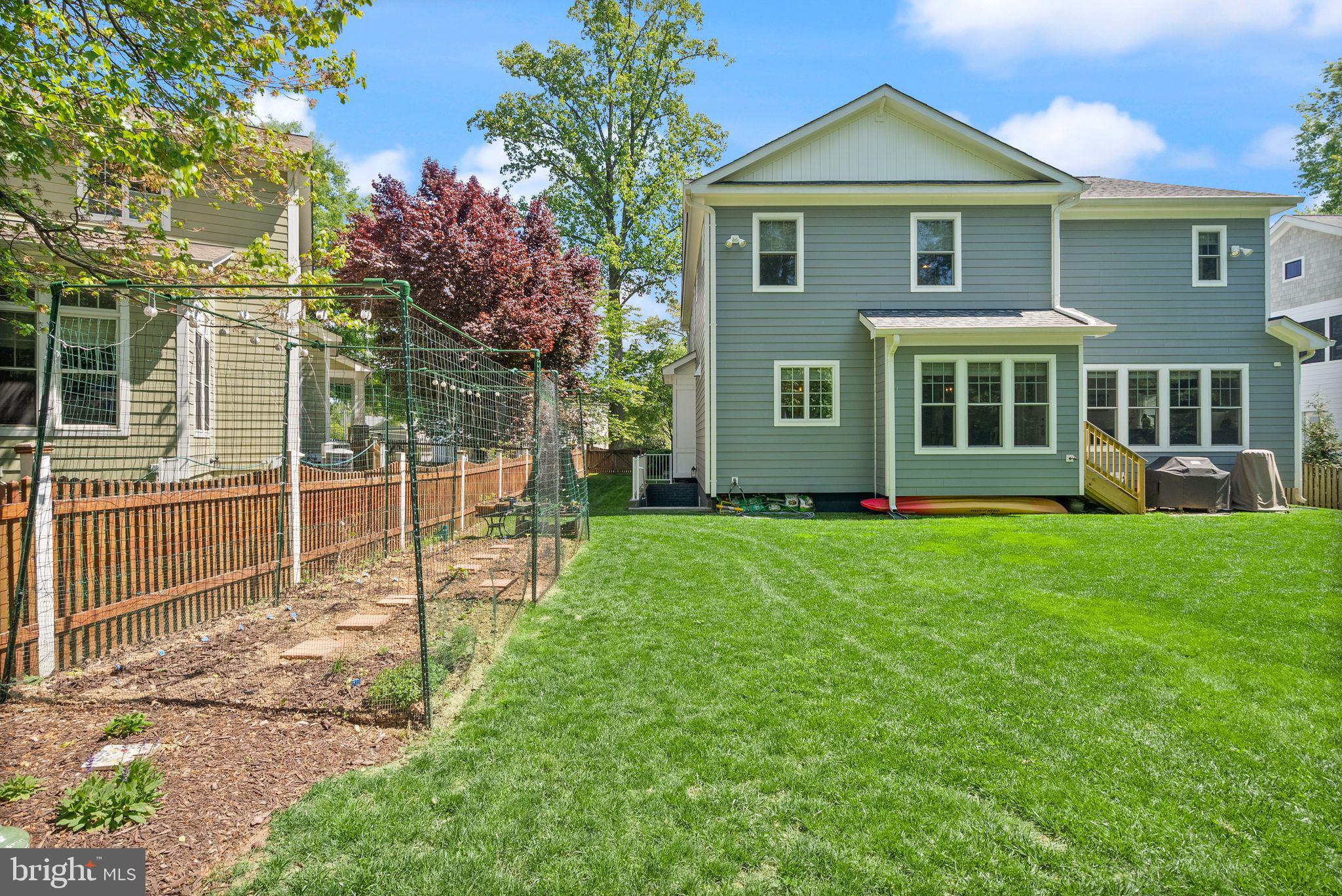 VIENNA WOODS - Residential