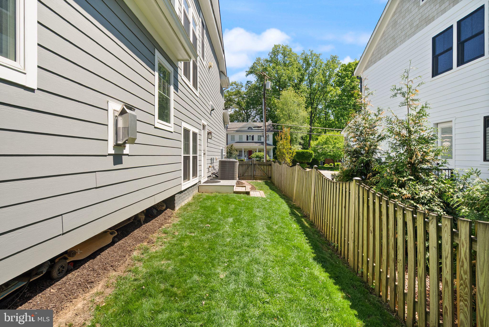 VIENNA WOODS - Residential