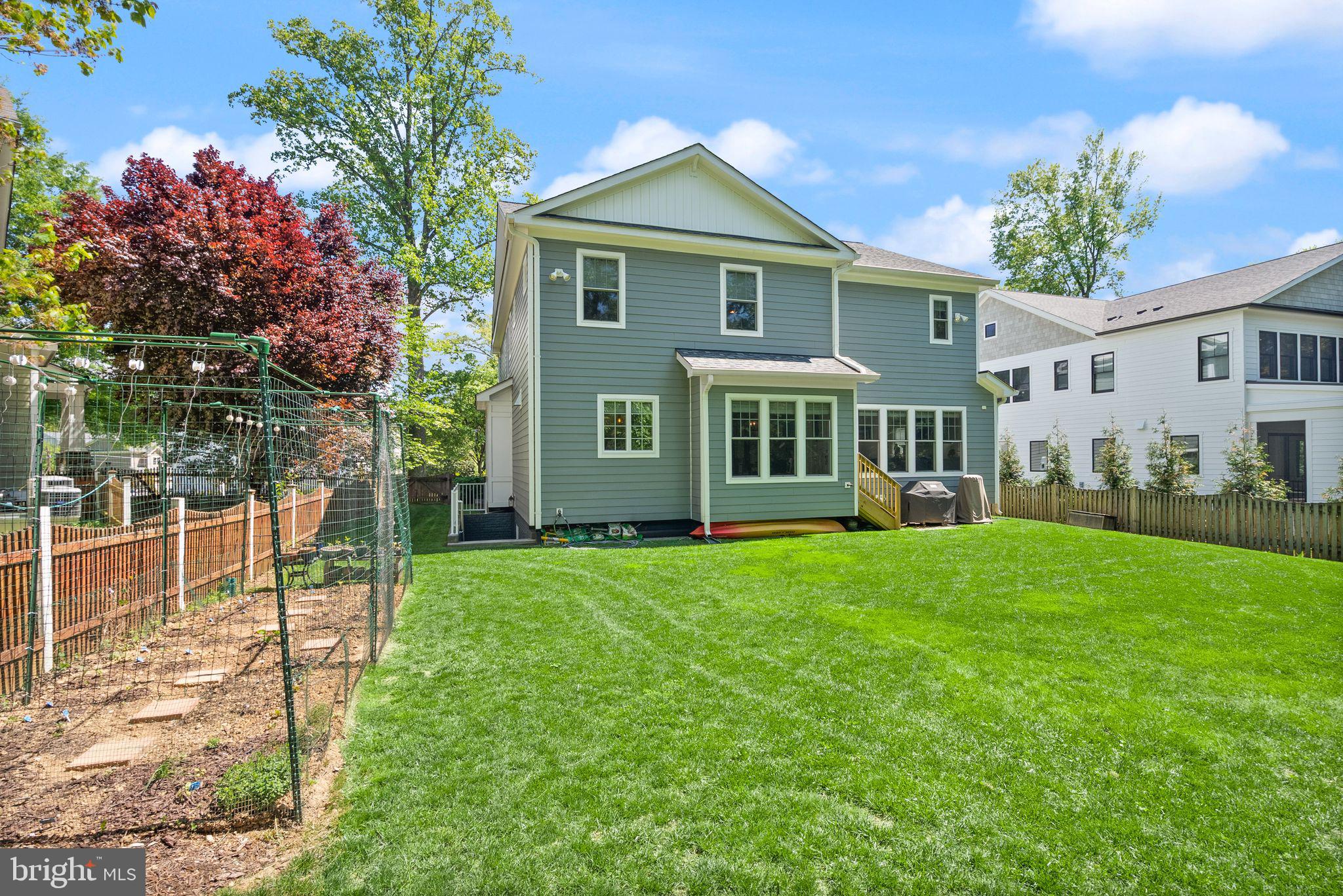 VIENNA WOODS - Residential