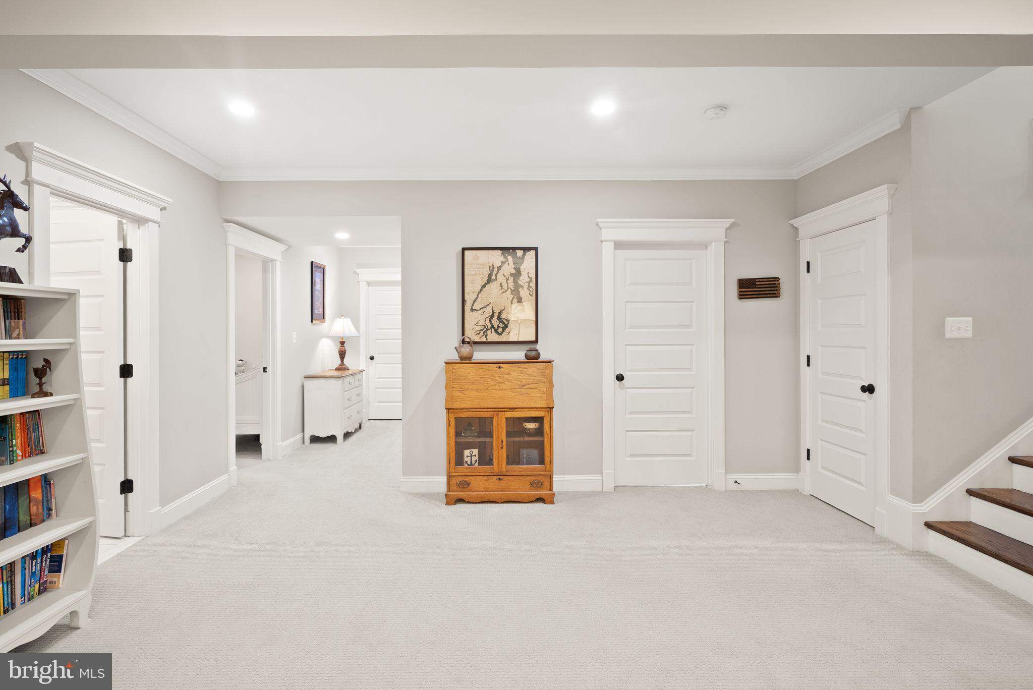 VIENNA WOODS - Residential