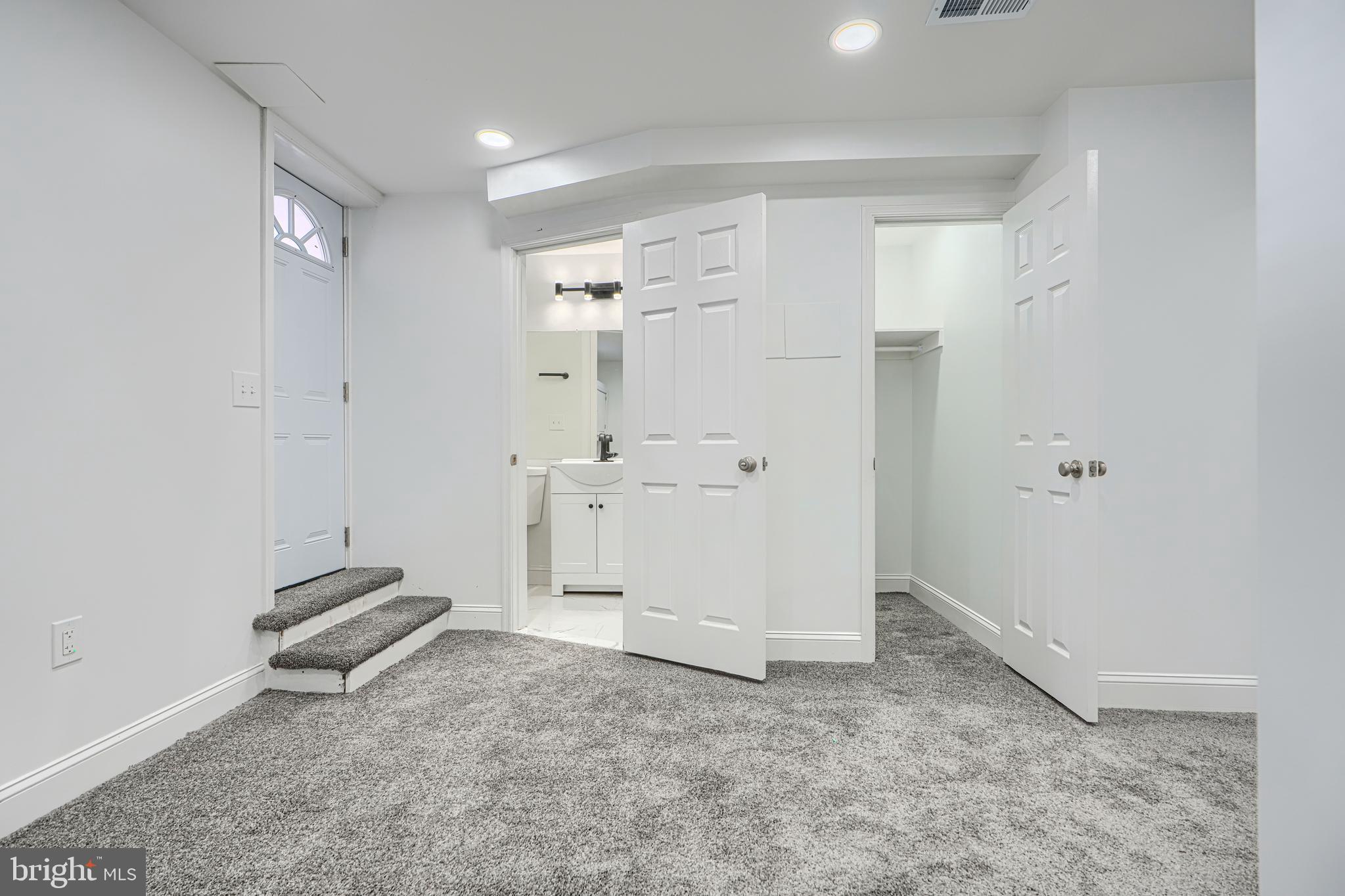 GREENSPRING - Residential