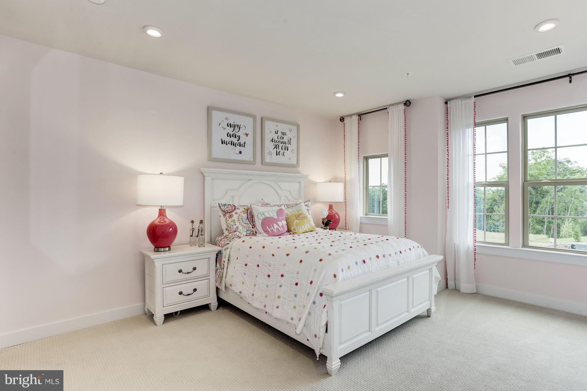 LAKE LINGANORE WOODRIDGE - Residential