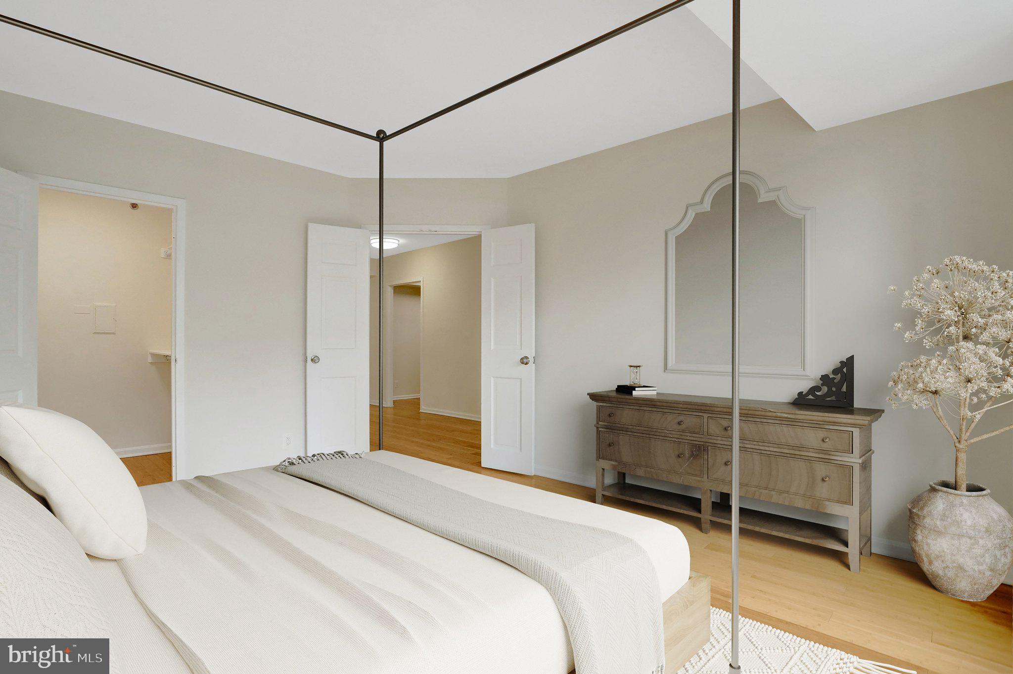 1805 CRYSTAL DRIVE 1014S