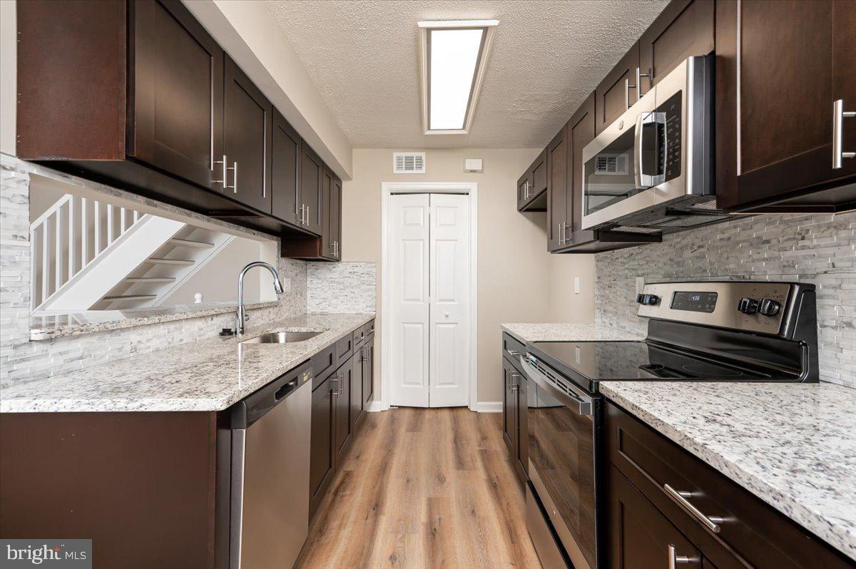 BROOKSHIRE - Residential