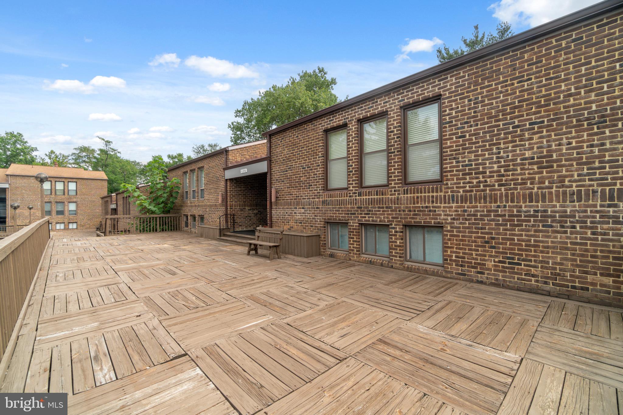 TOWN CENTER - Residential