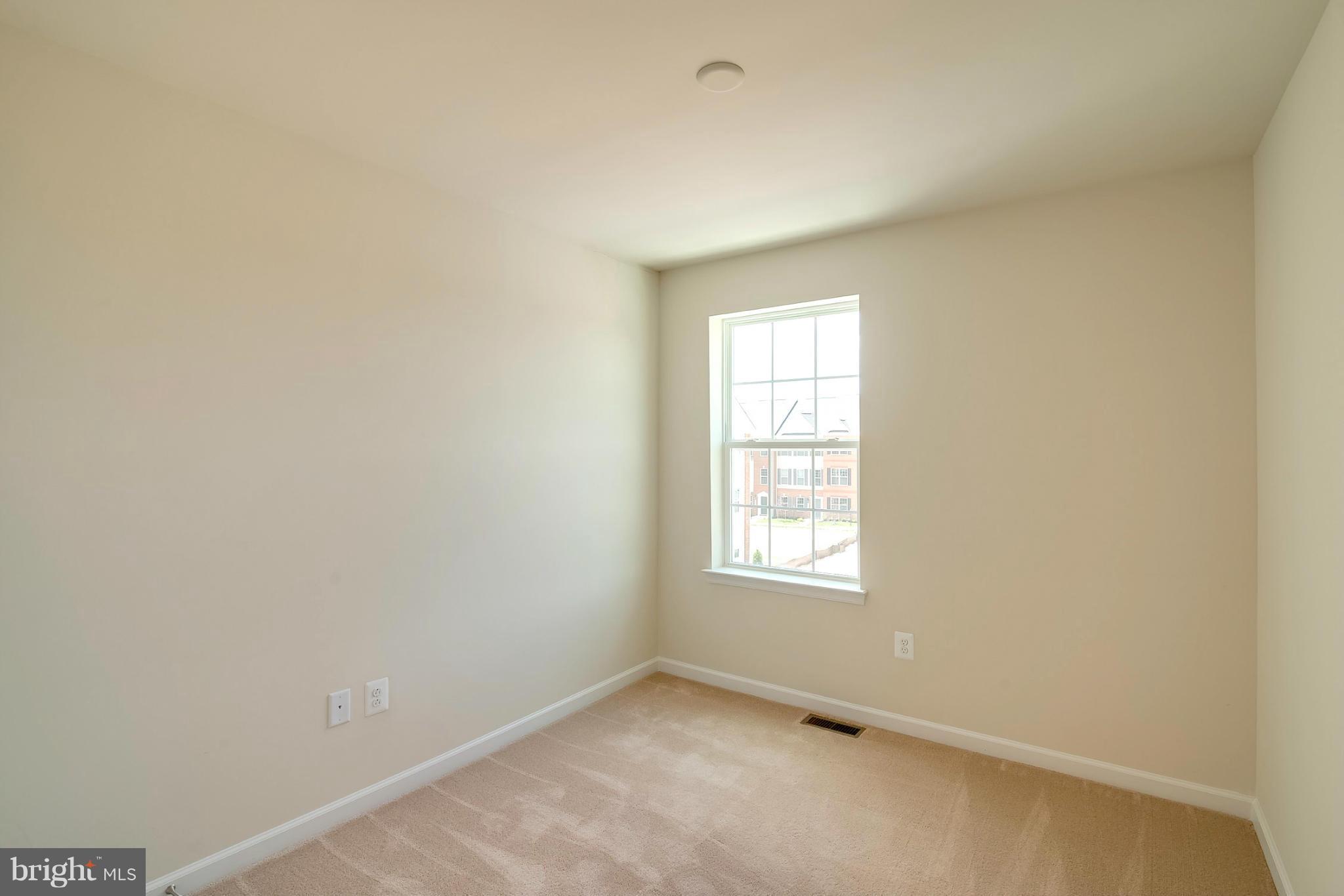 OXFORD SQUARE - Residential