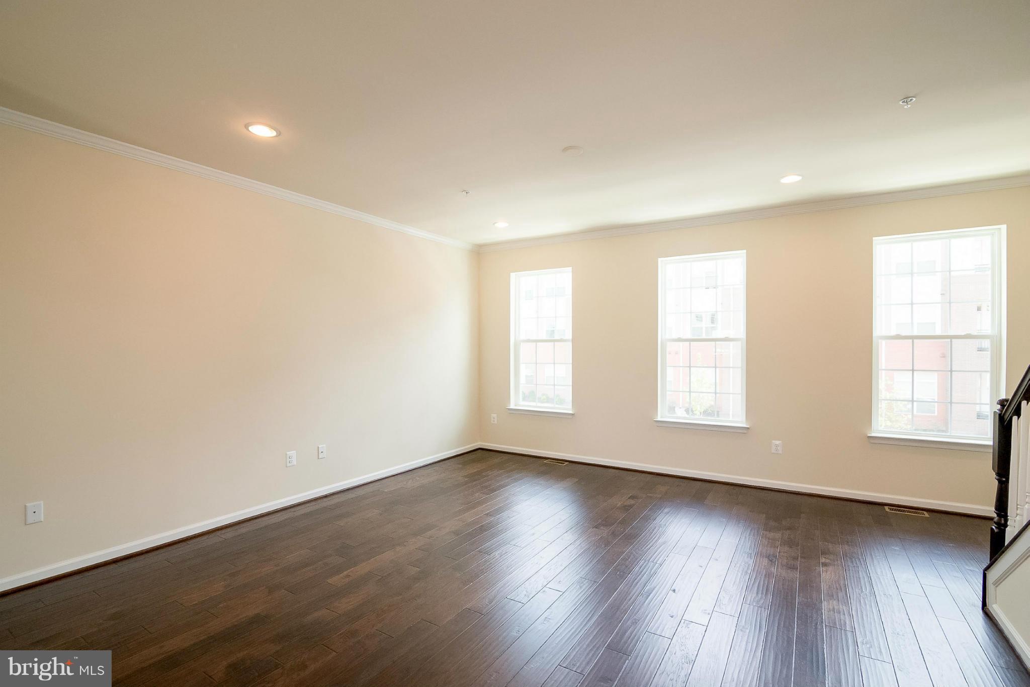 OXFORD SQUARE - Residential