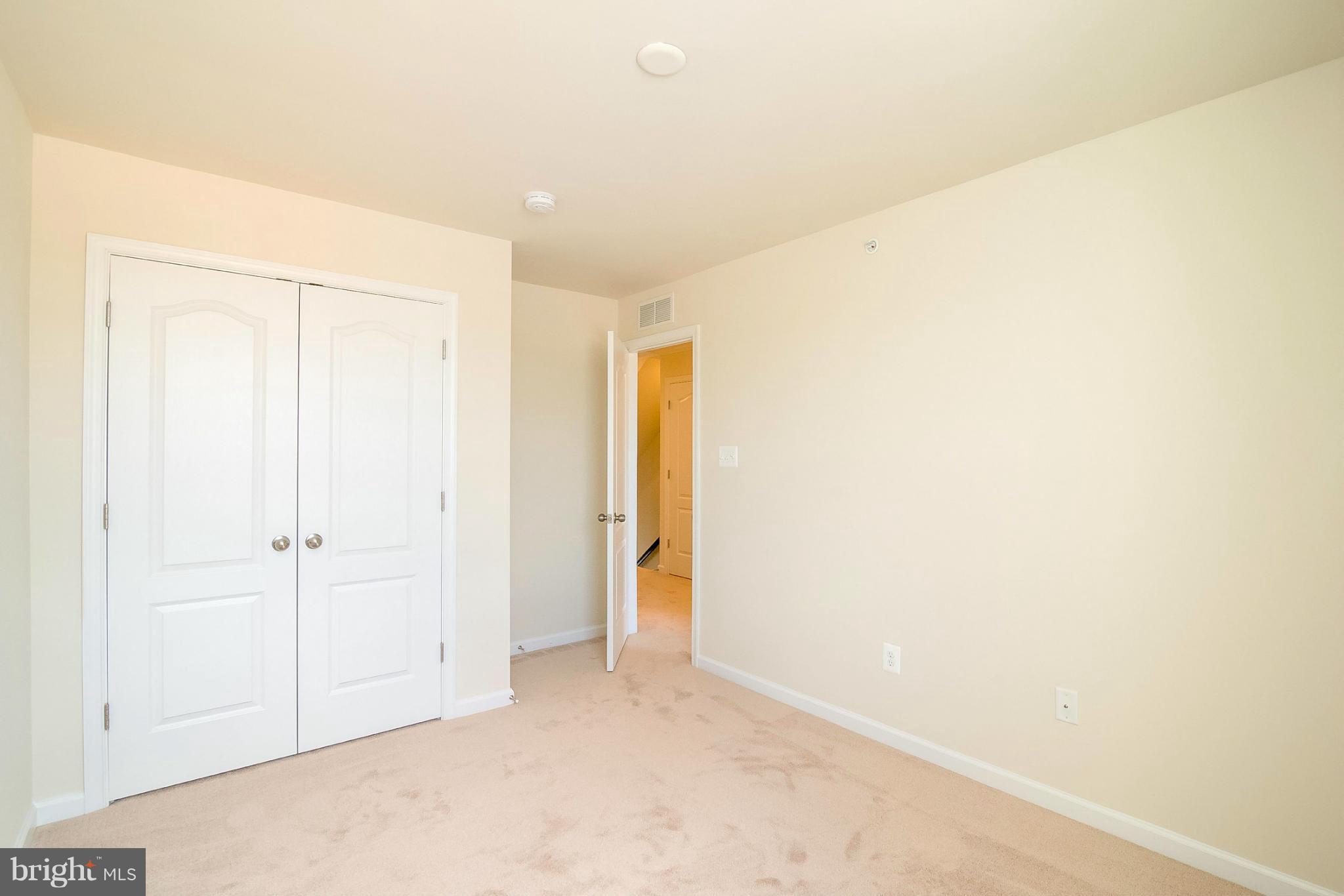 OXFORD SQUARE - Residential