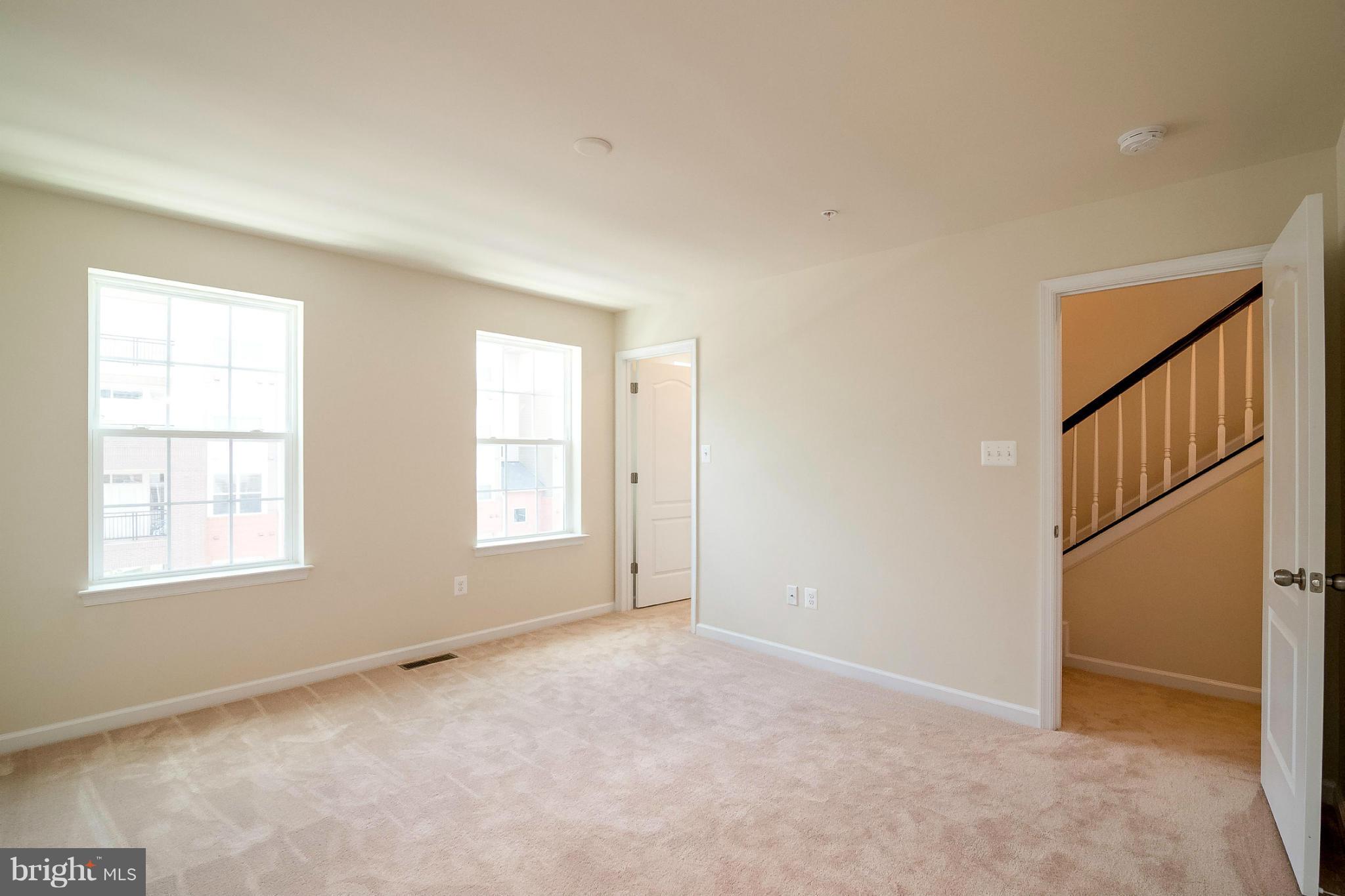 OXFORD SQUARE - Residential