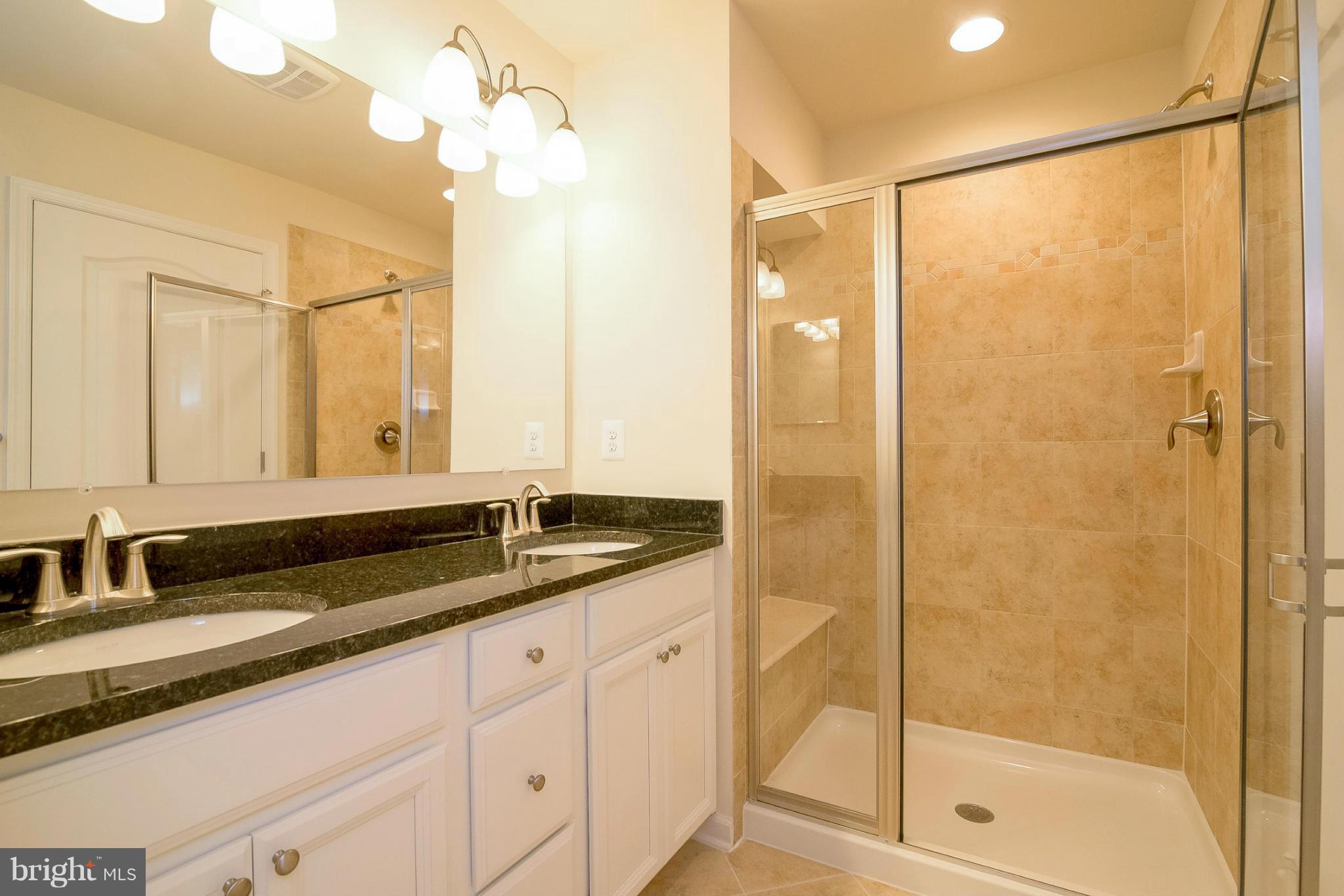 OXFORD SQUARE - Residential