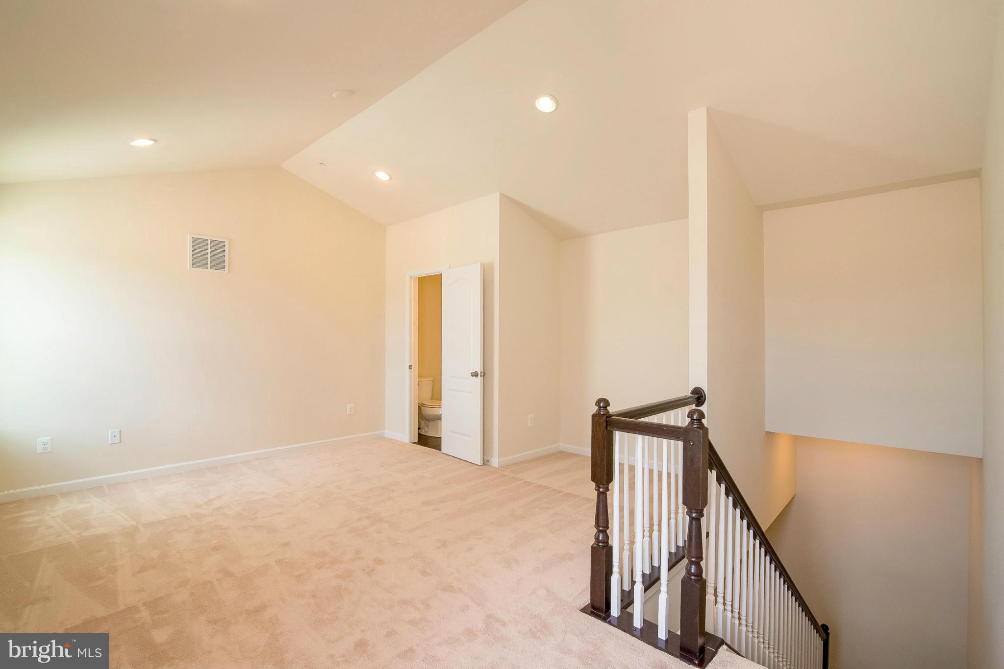 OXFORD SQUARE - Residential