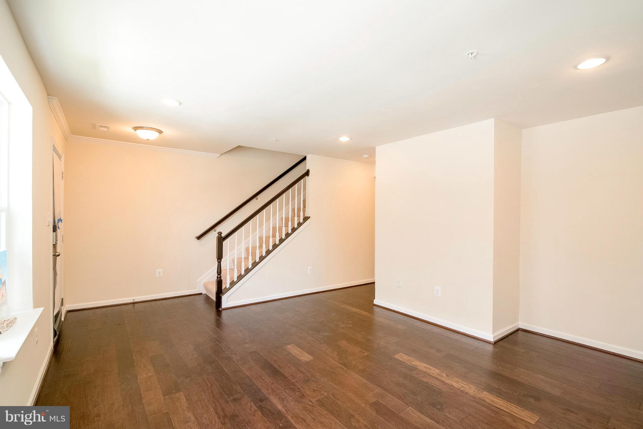 OXFORD SQUARE - Residential