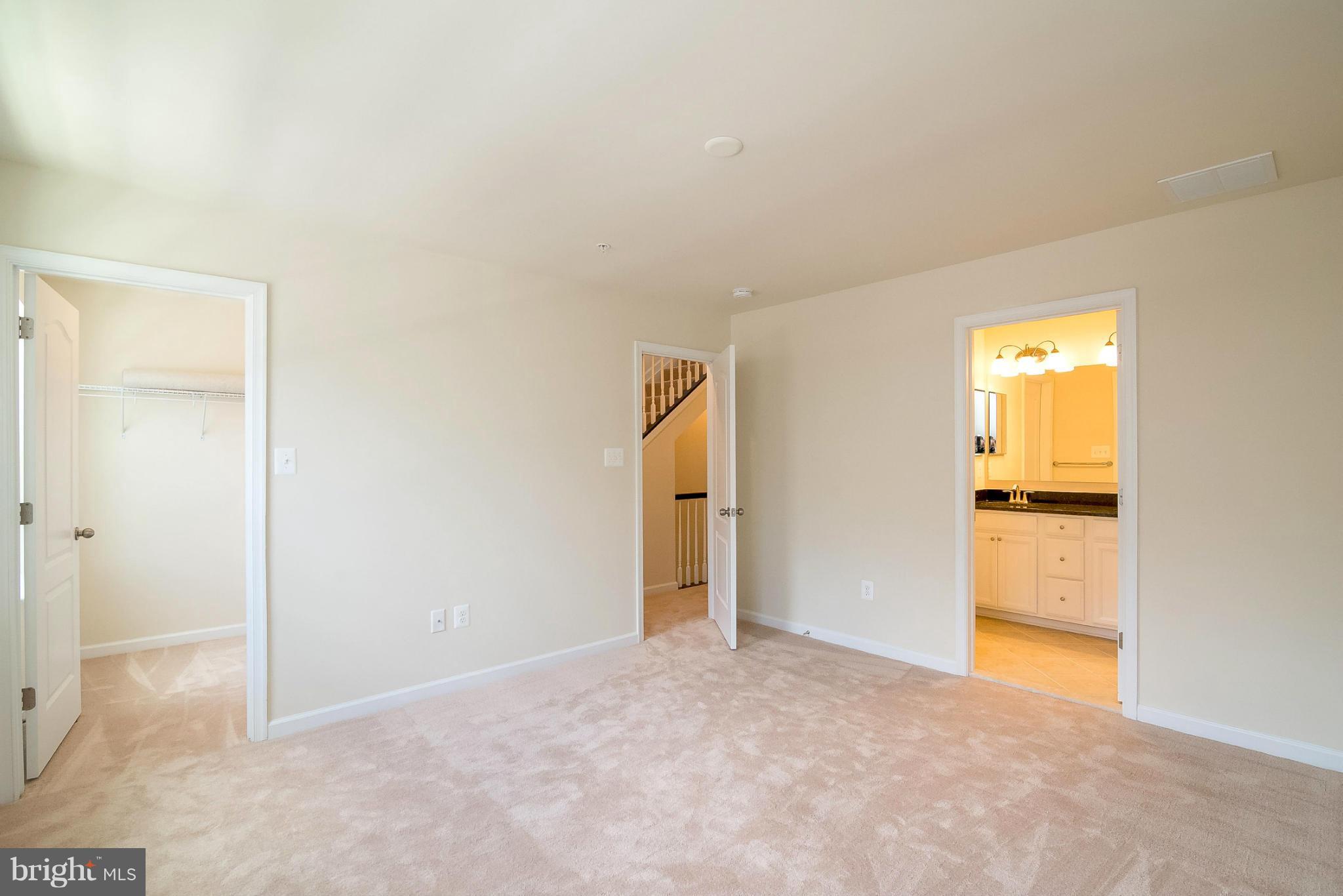 OXFORD SQUARE - Residential