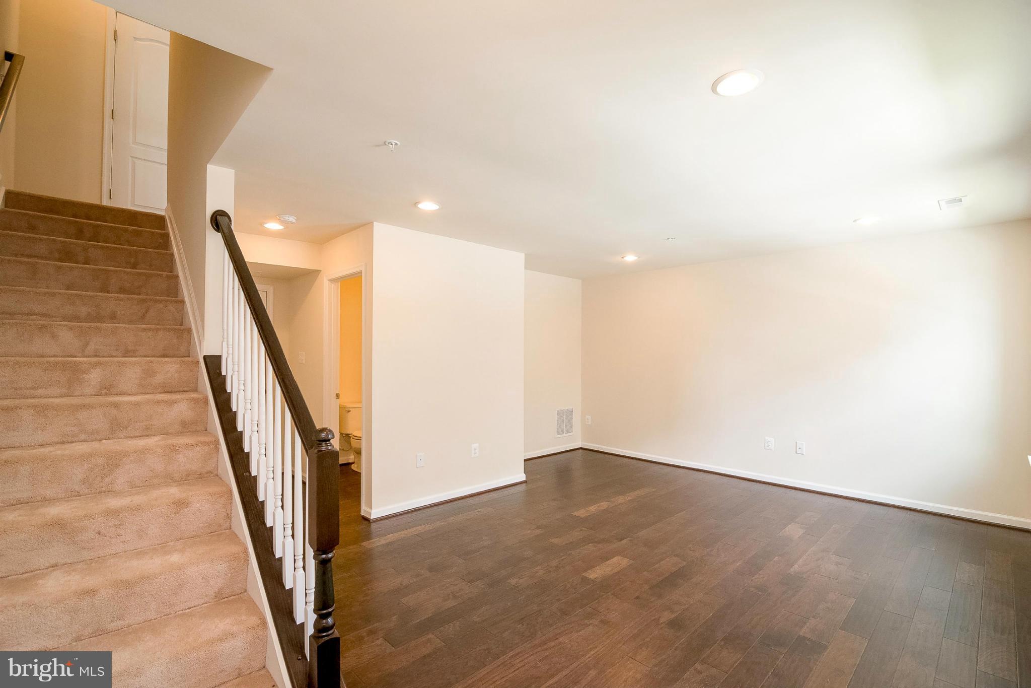 OXFORD SQUARE - Residential