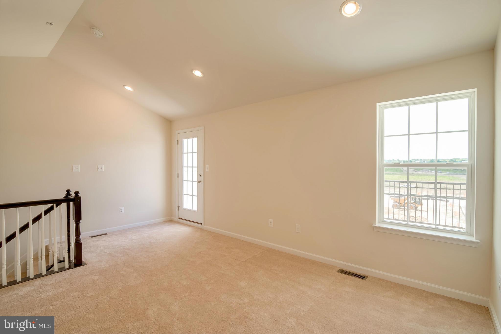 OXFORD SQUARE - Residential