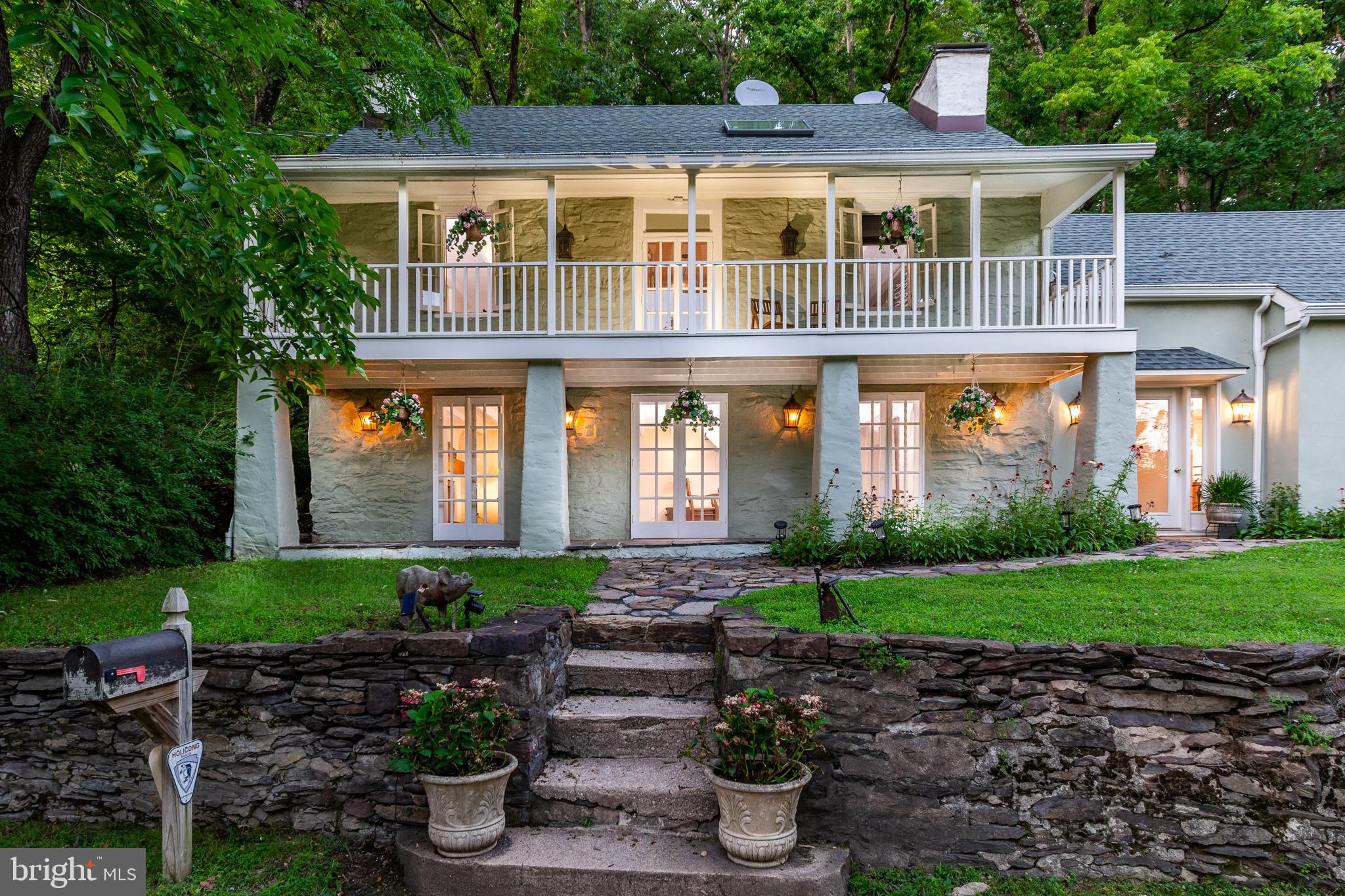 21 OLD RIVER ROAD