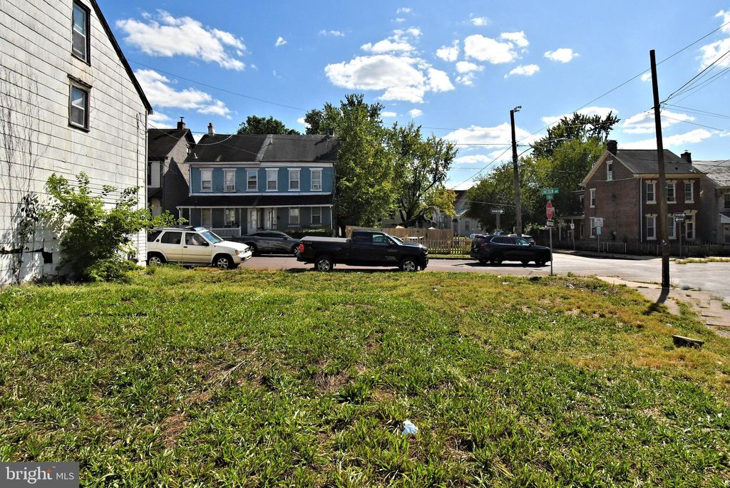 Photo of 399 Lincoln Avenue, POTTSTOWN, PA 19464 (MLS # PAMC2154582)