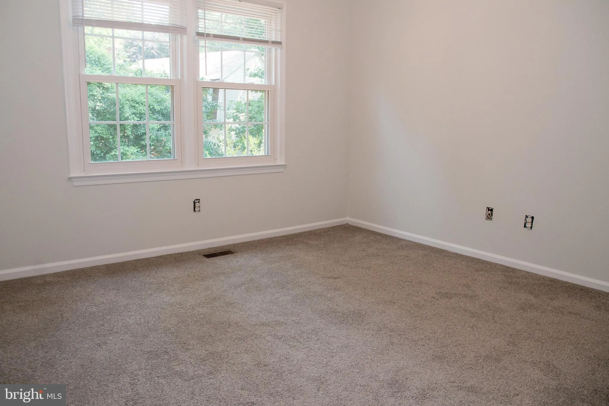 Burke, Virginia 22015, United States, 4 Bedrooms Bedrooms, ,3 BathroomsBathrooms,Residential,Active,243927