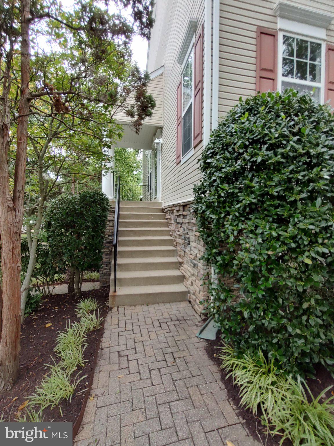 2702 CHERRYWOOD COURT