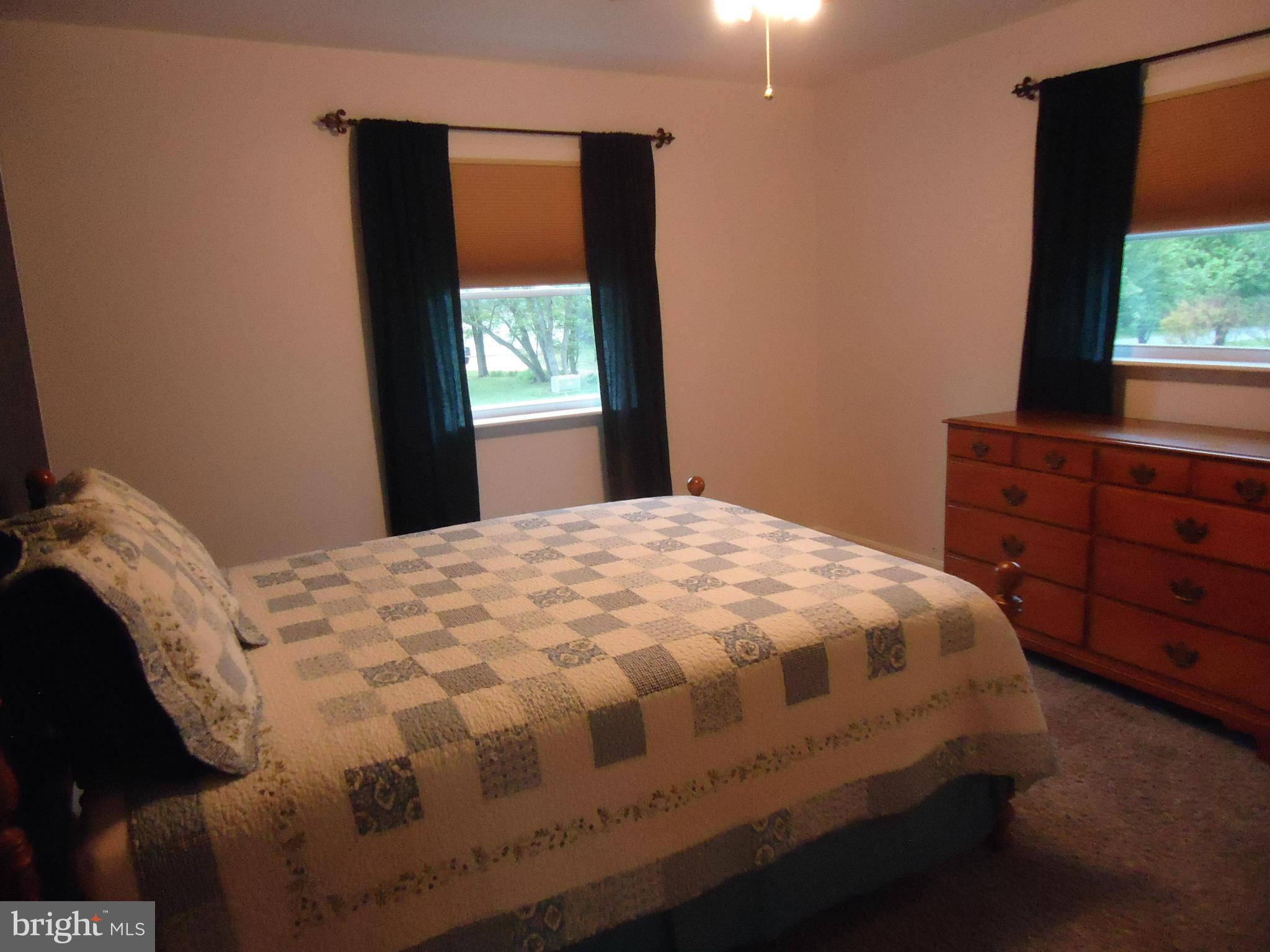 BRETON BAY ESTATES - Residential Lease