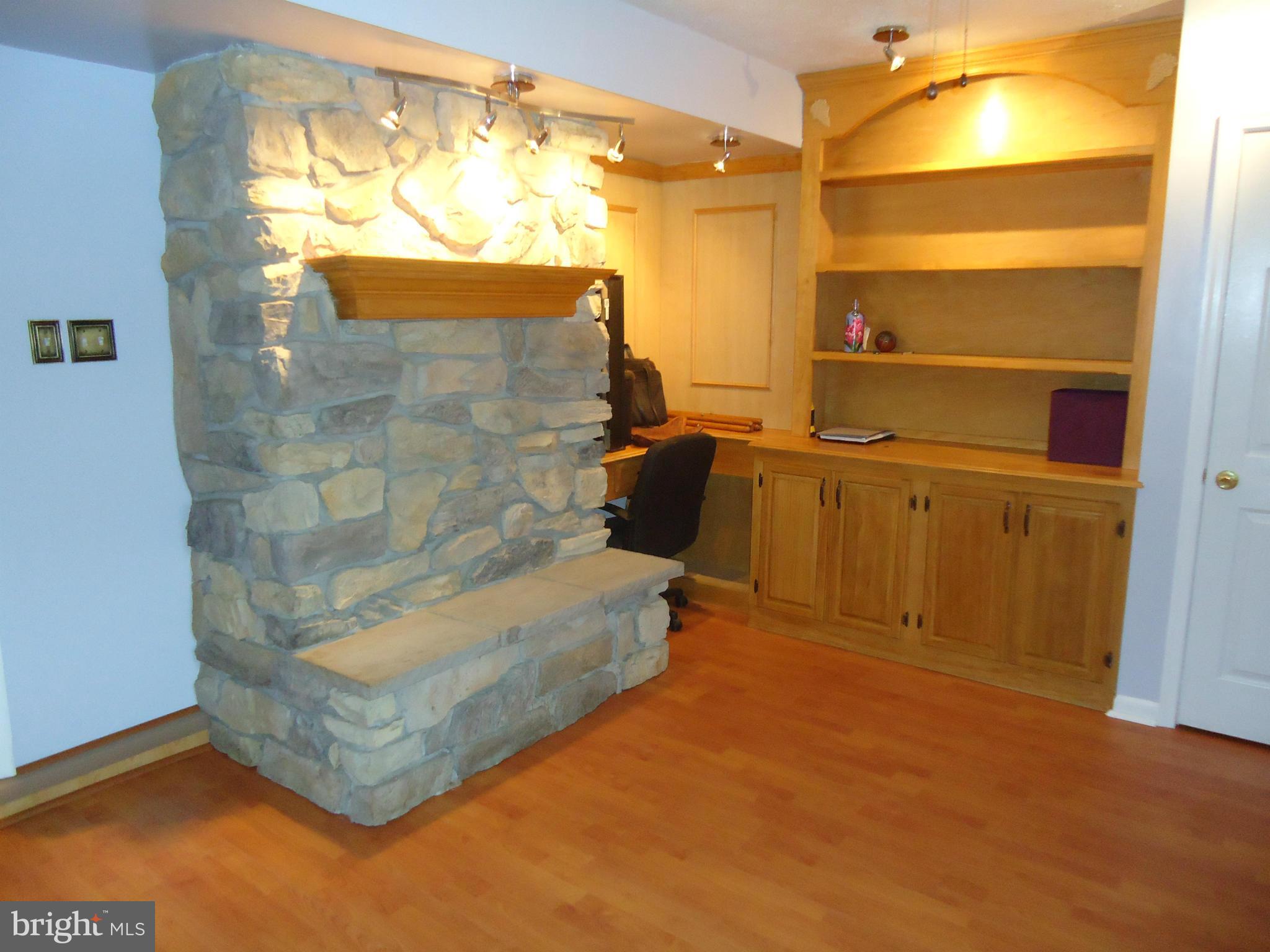 BRETON BAY ESTATES - Residential Lease