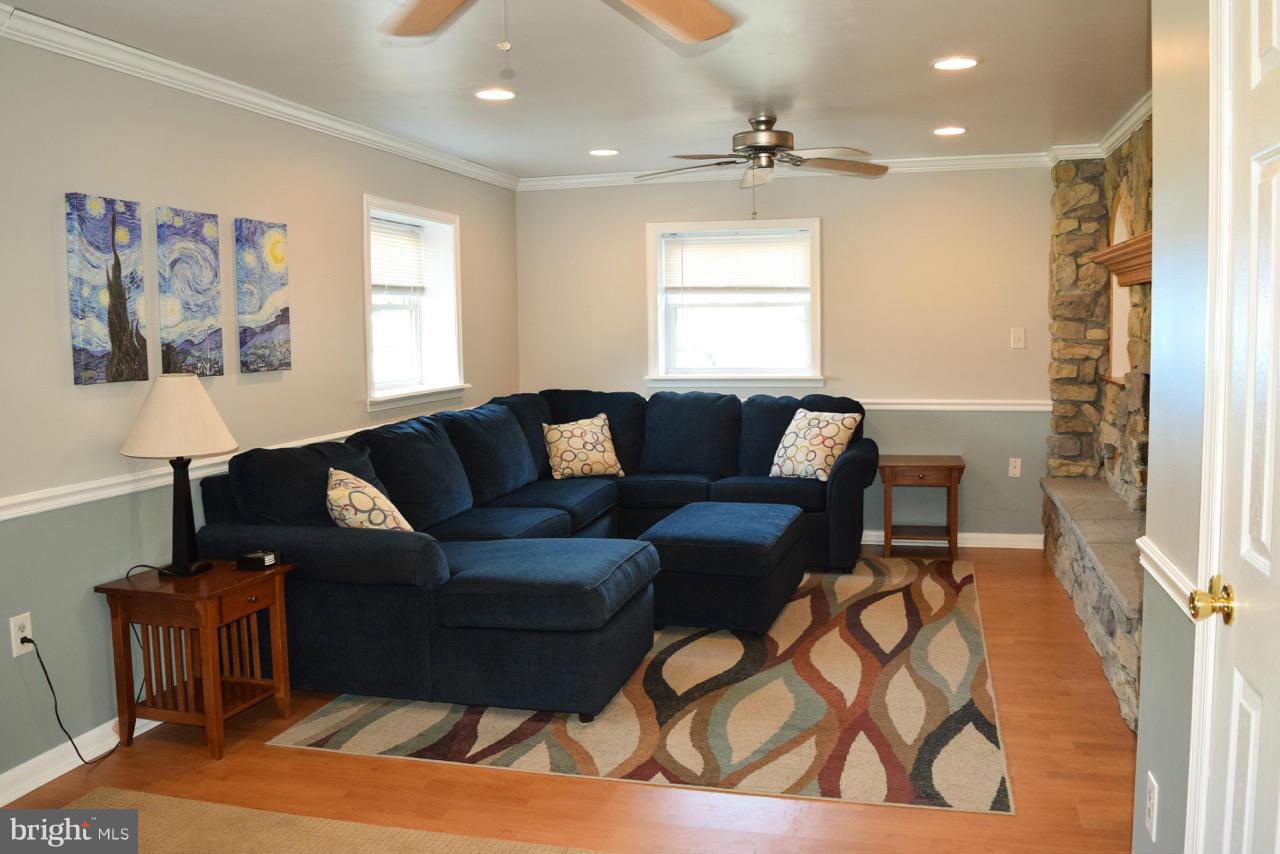 BRETON BAY ESTATES - Residential Lease