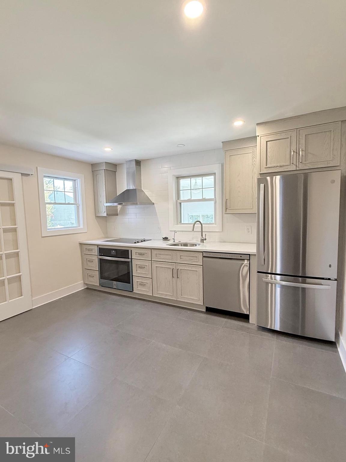 FEASTERVILLE - Residential Lease