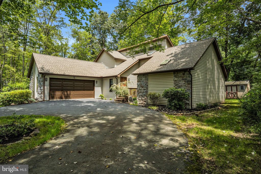 Photo of 3504 Hickory Hollow Road, HARRISBURG, PA 17112 (MLS # PADA2047772)