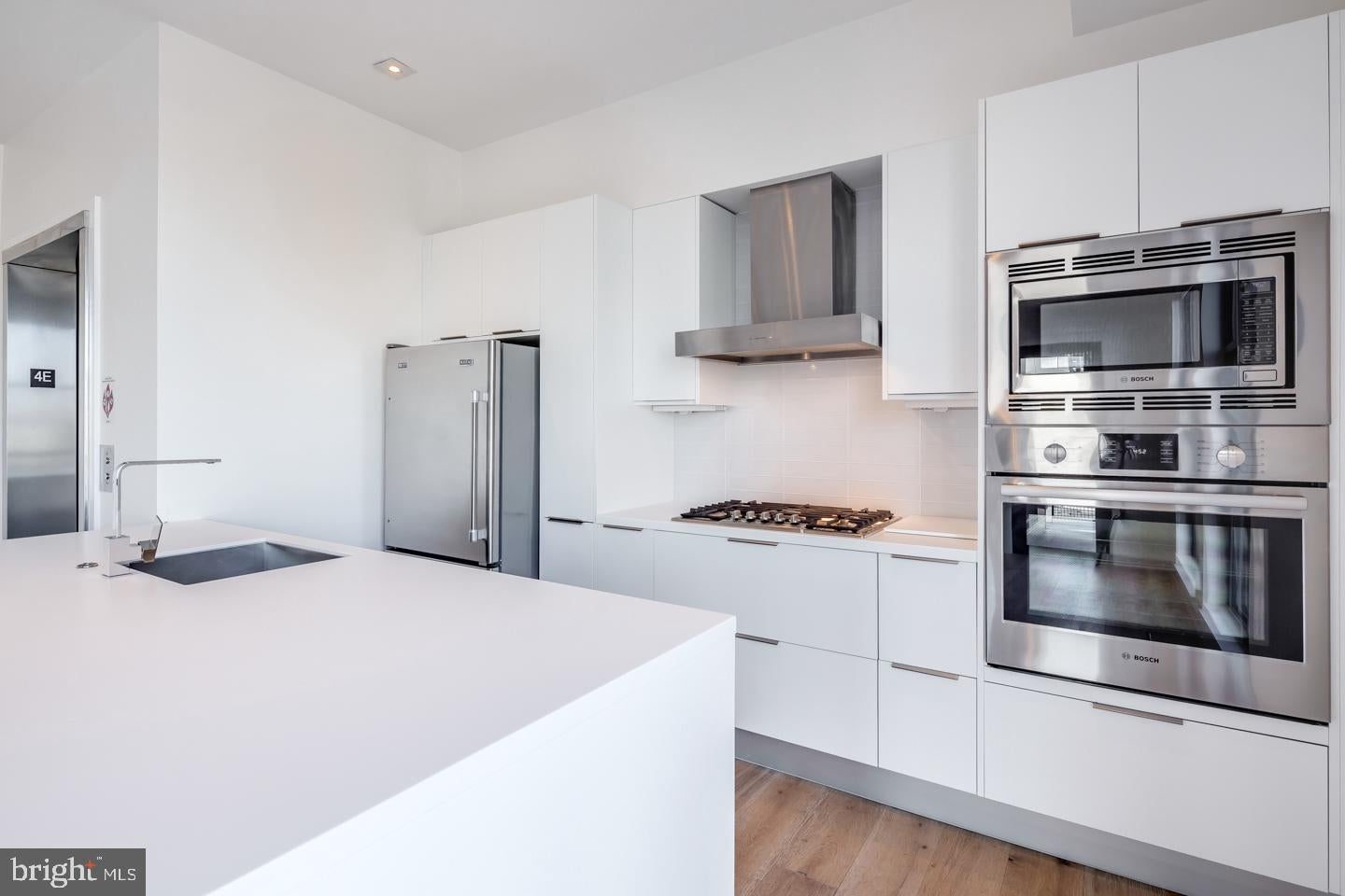 240 N 2ND STREET UNIT 4E
