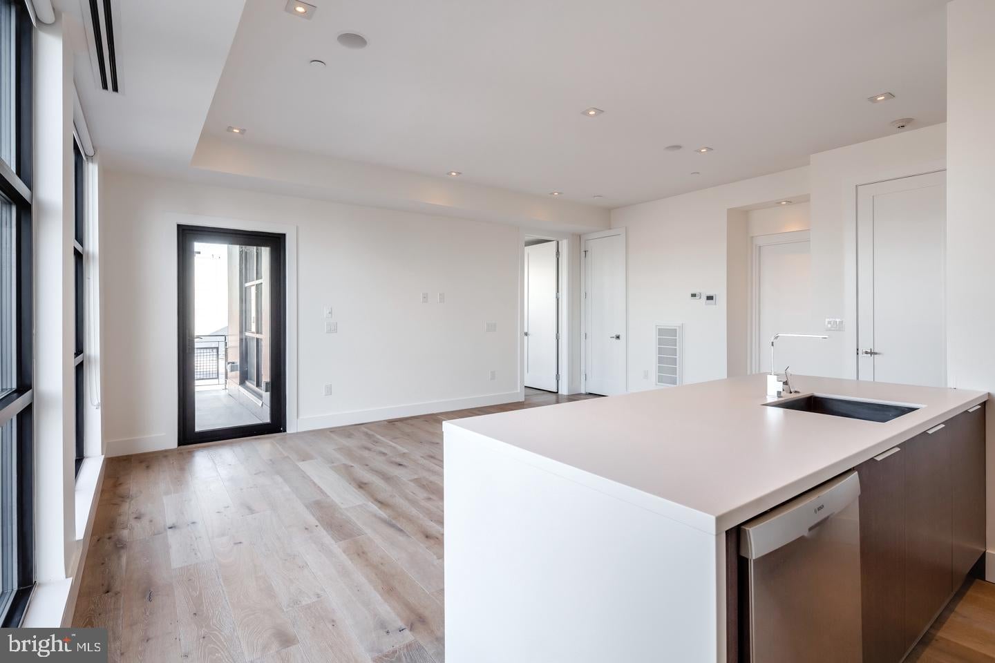 240 N 2ND STREET UNIT 4E