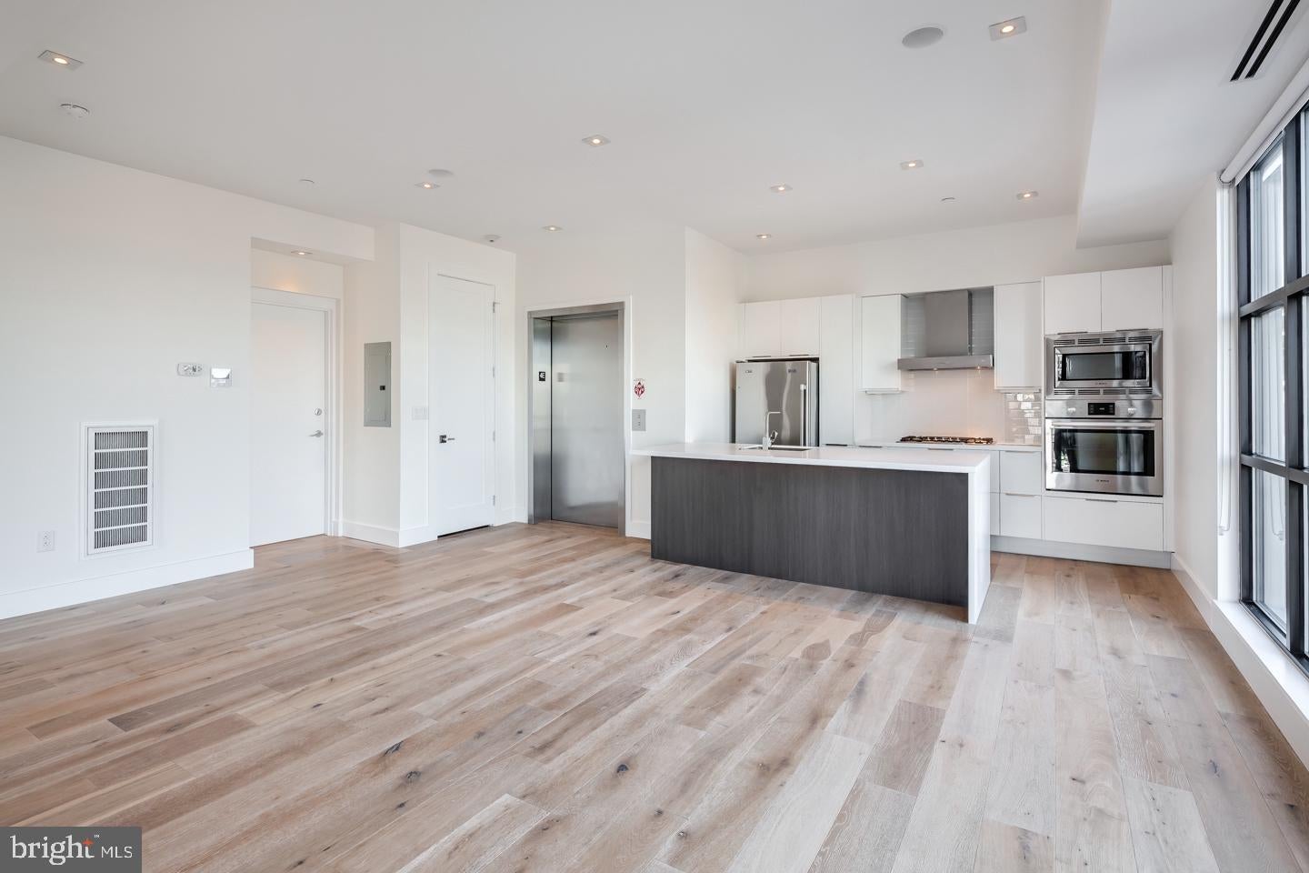 240 N 2ND STREET UNIT 4E