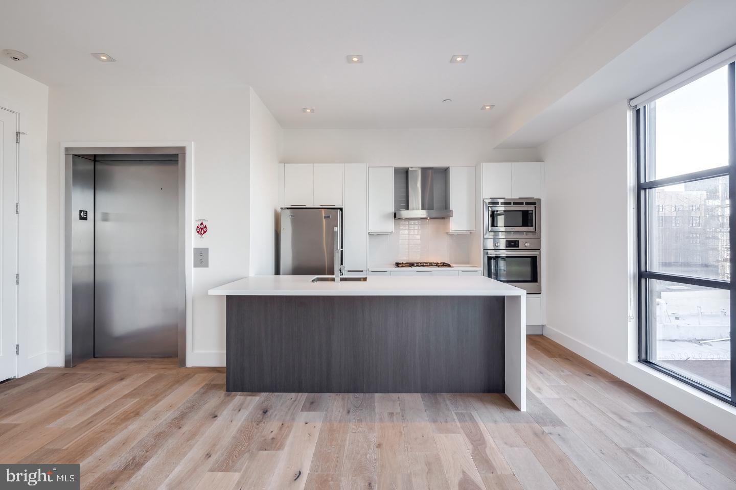 240 N 2ND STREET UNIT 4E