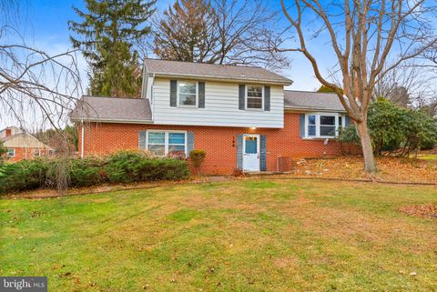 Photo of 180 Delp Road, LANCASTER, PA 17601 (MLS # PALA2080306)