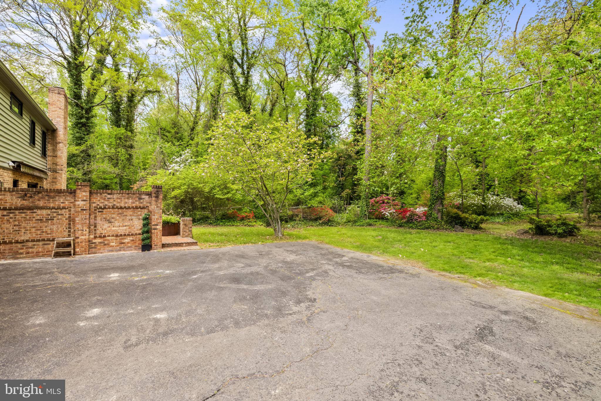 RIVER BEND ESTATES - Residential Lease