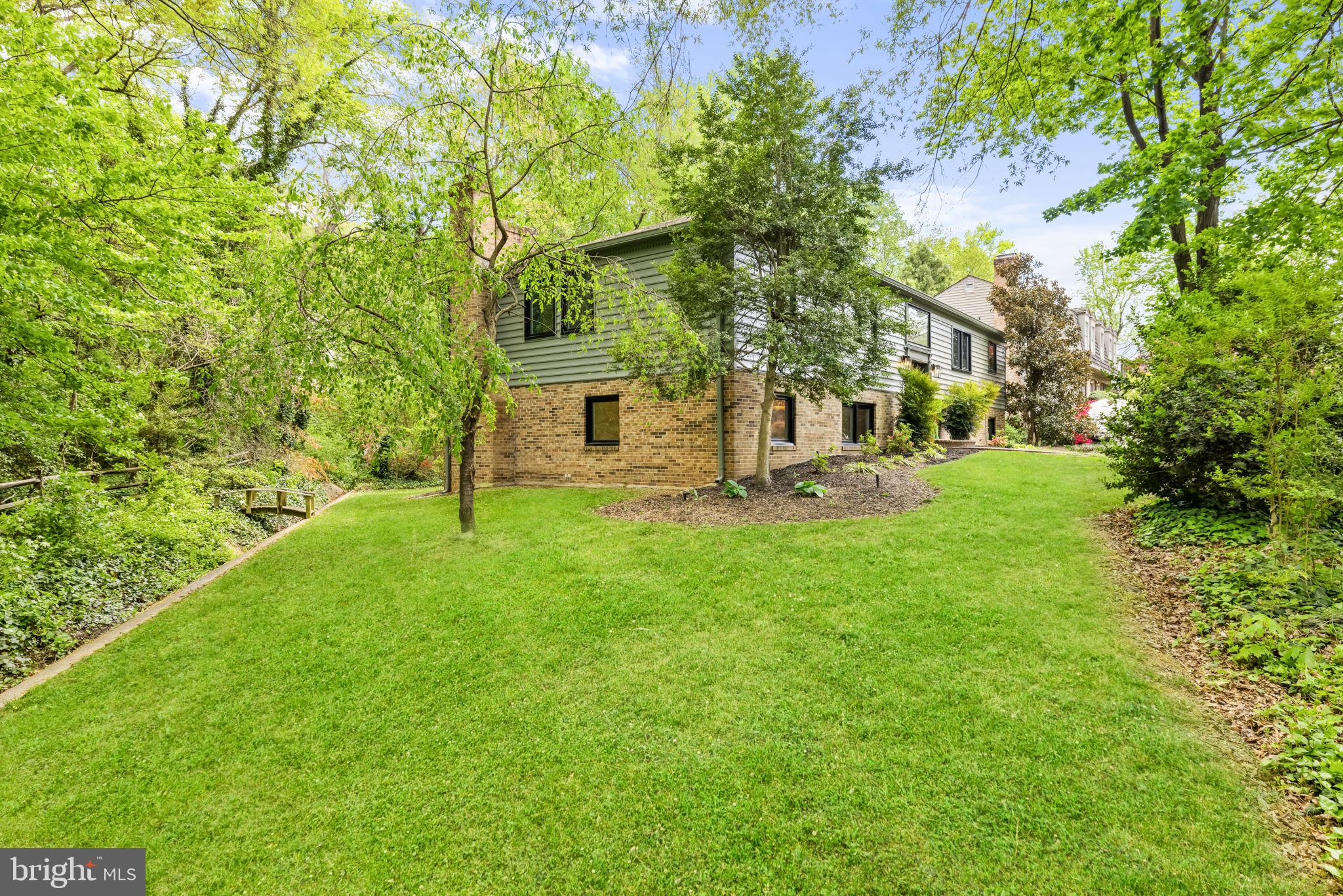 RIVER BEND ESTATES - Residential Lease