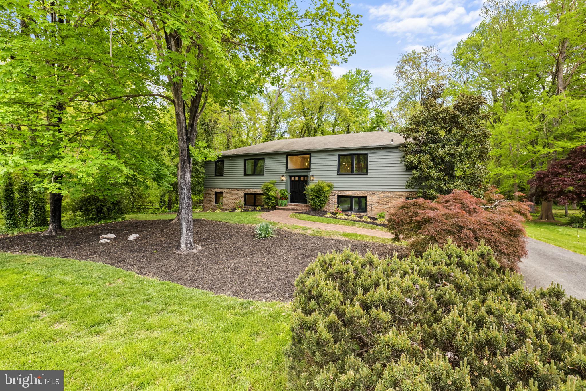 RIVER BEND ESTATES - Residential Lease