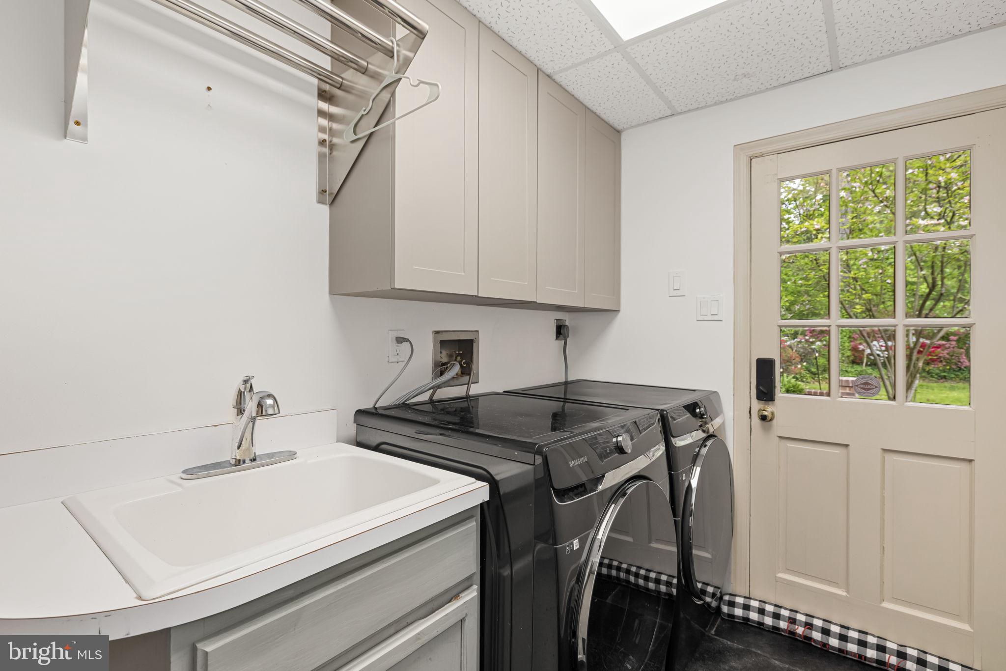 RIVER BEND ESTATES - Residential Lease