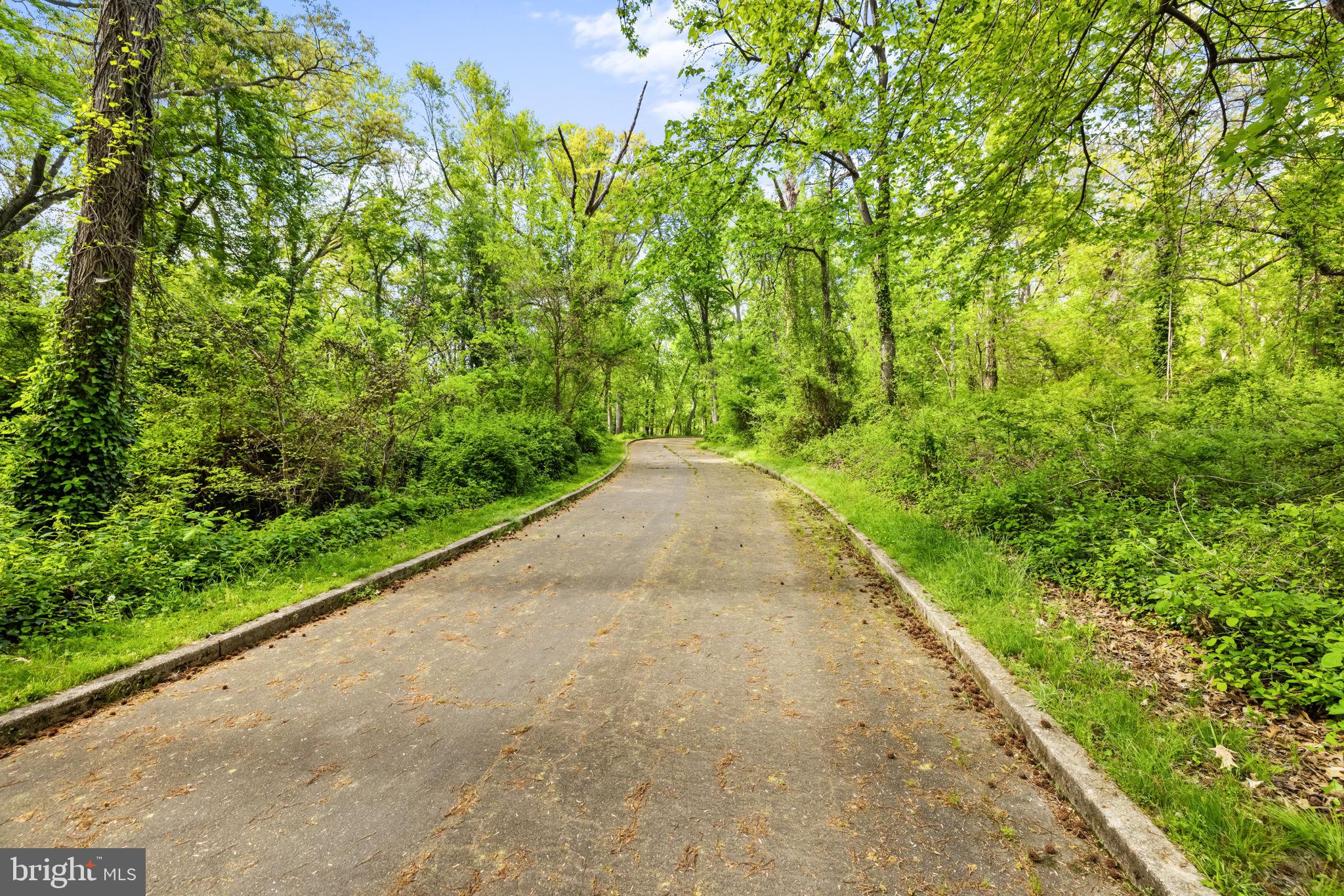 RIVER BEND ESTATES - Residential Lease